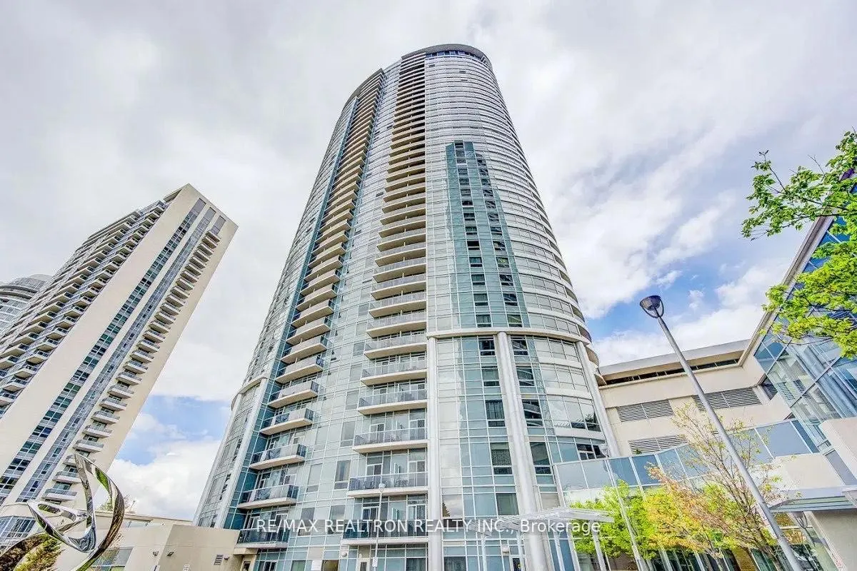 Front of Unit 824, 135 Village Green Square