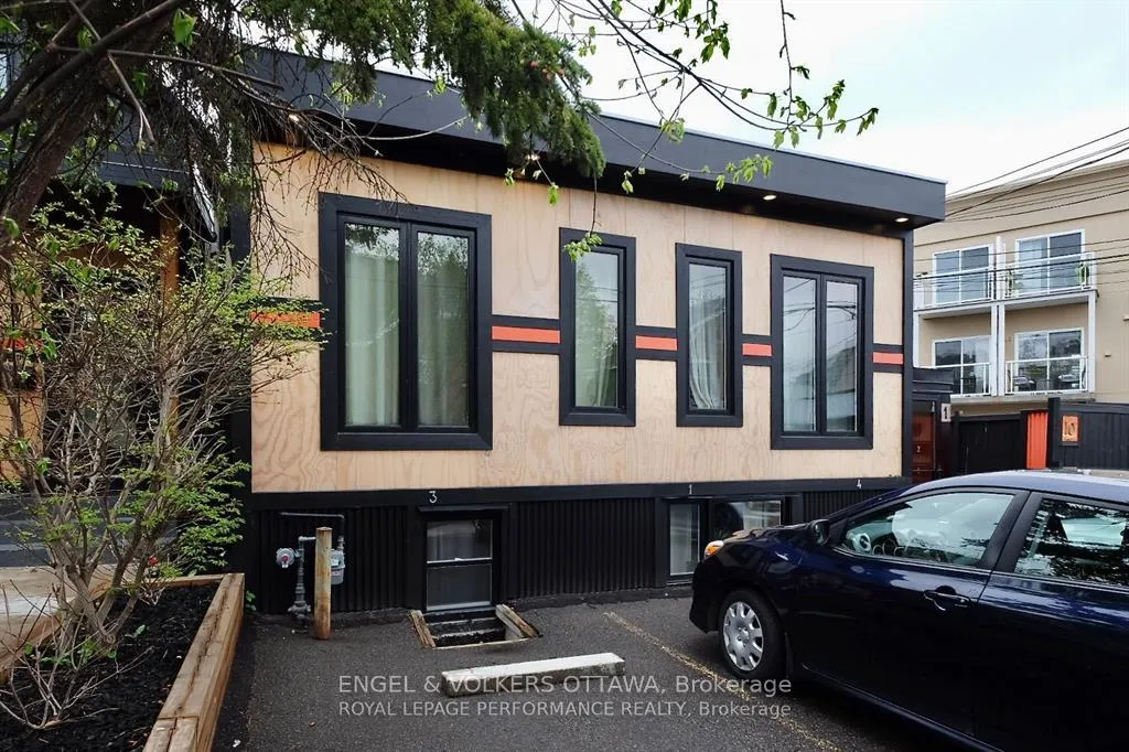 Photo of 10 Sherbrooke Avenue