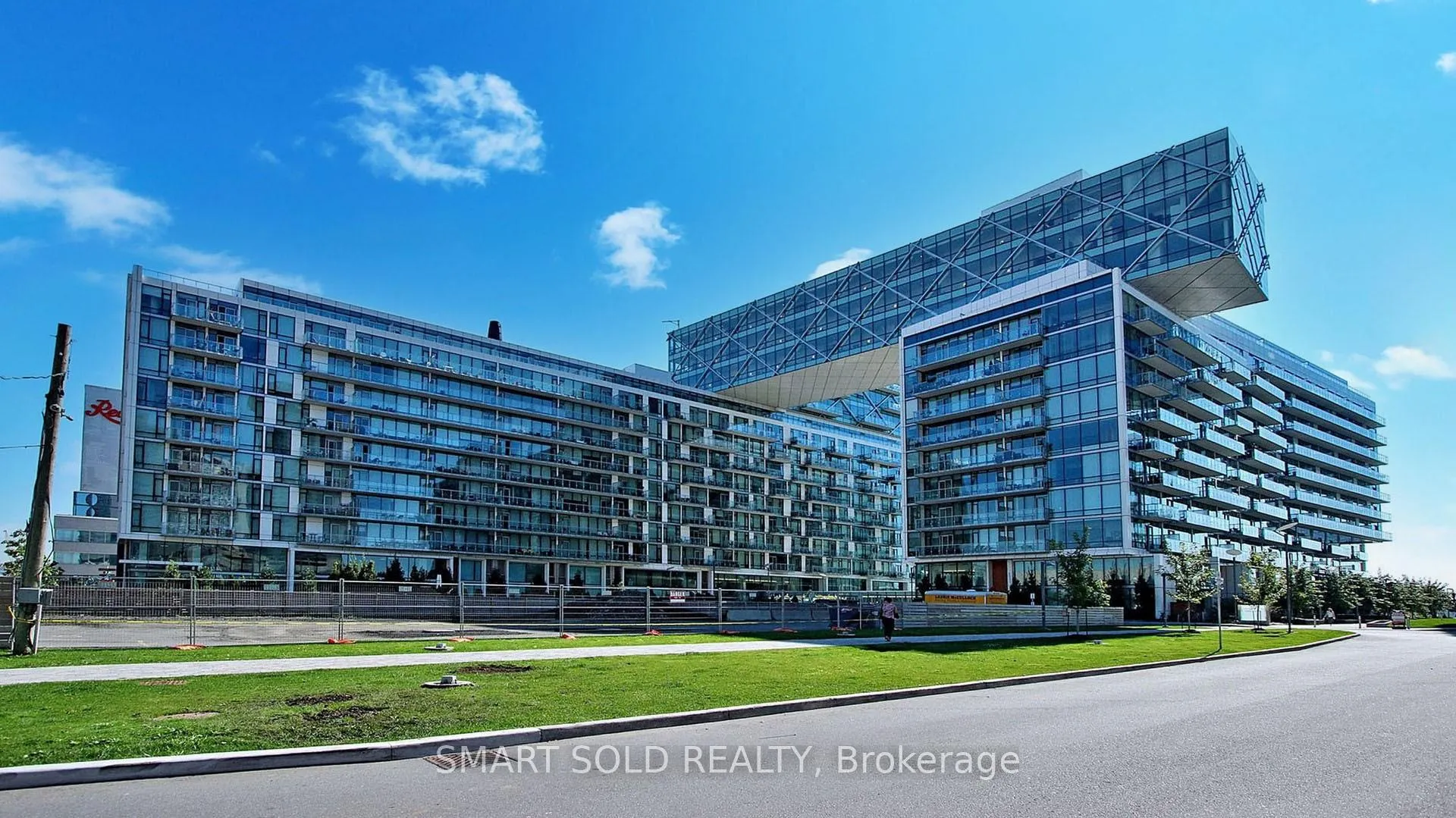 Photo 2 of Unit 436, 39 Queens Quay E, Toronto, Waterfront Communities — HOMEH