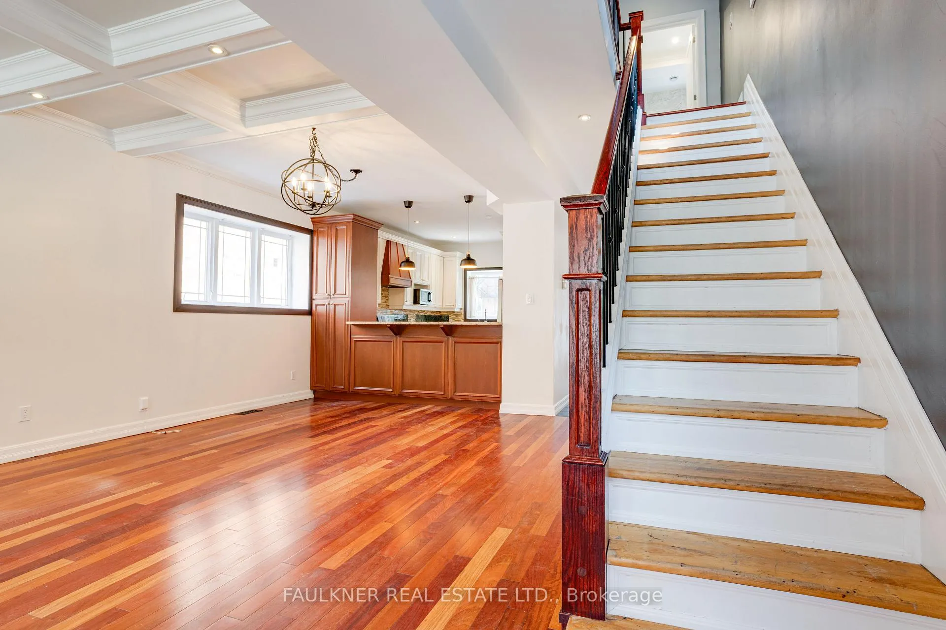 Photo 10 of 107 Blackburn Avenue, Ottawa, Sandy Hill — HOMEH