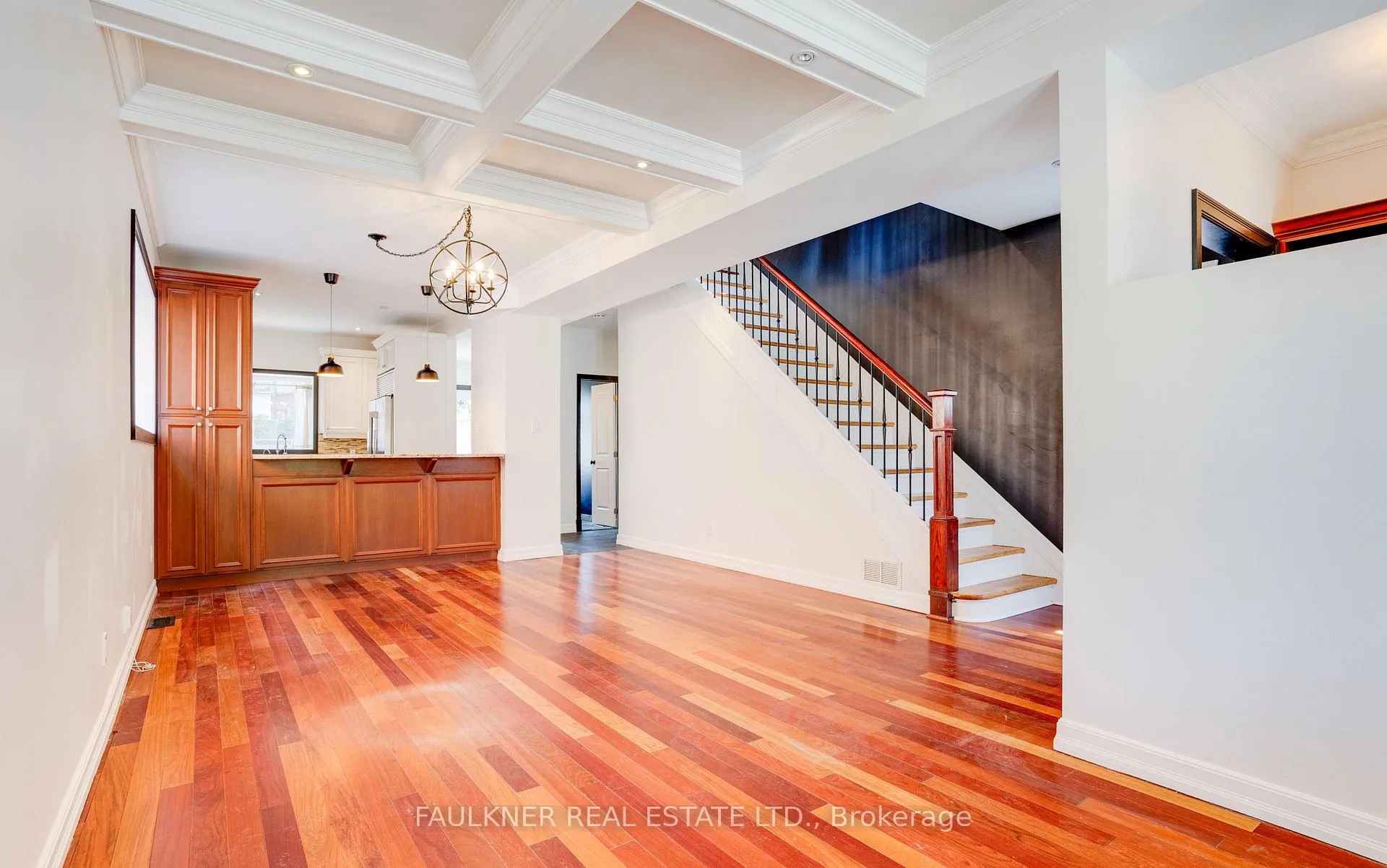 Photo 11 of 107 Blackburn Avenue, Ottawa, Sandy Hill — HOMEH