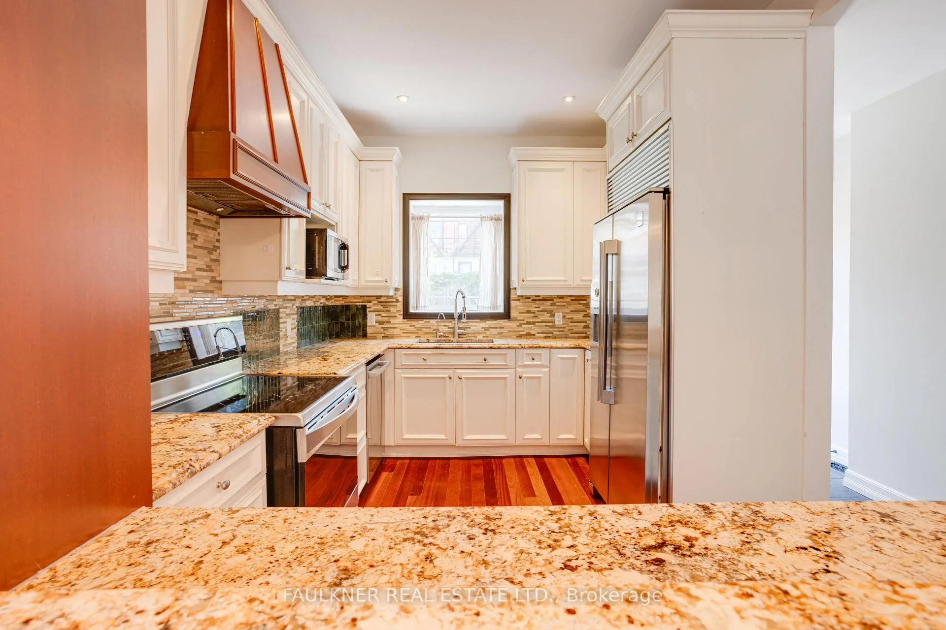 Photo 14 of 107 Blackburn Avenue, Ottawa, Sandy Hill — HOMEH