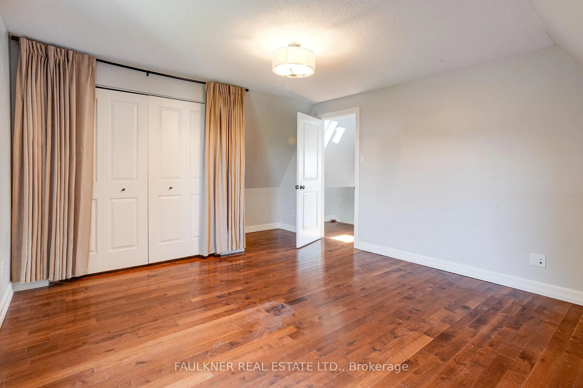 Photo 34 of 107 Blackburn Avenue, Ottawa, Sandy Hill — HOMEH