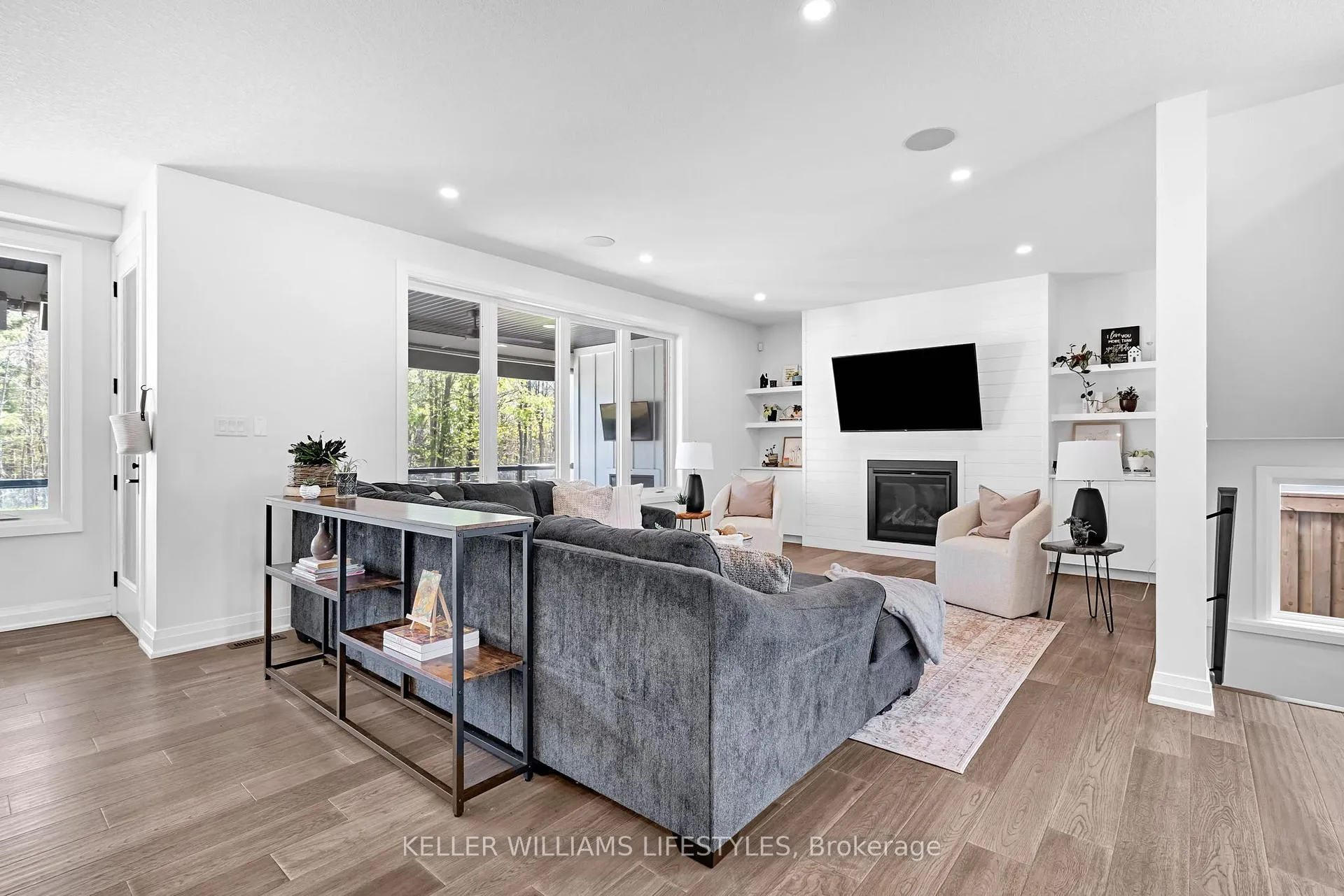 Photo 13 of 1724 Upper West Avenue, London, South B — HOMEH