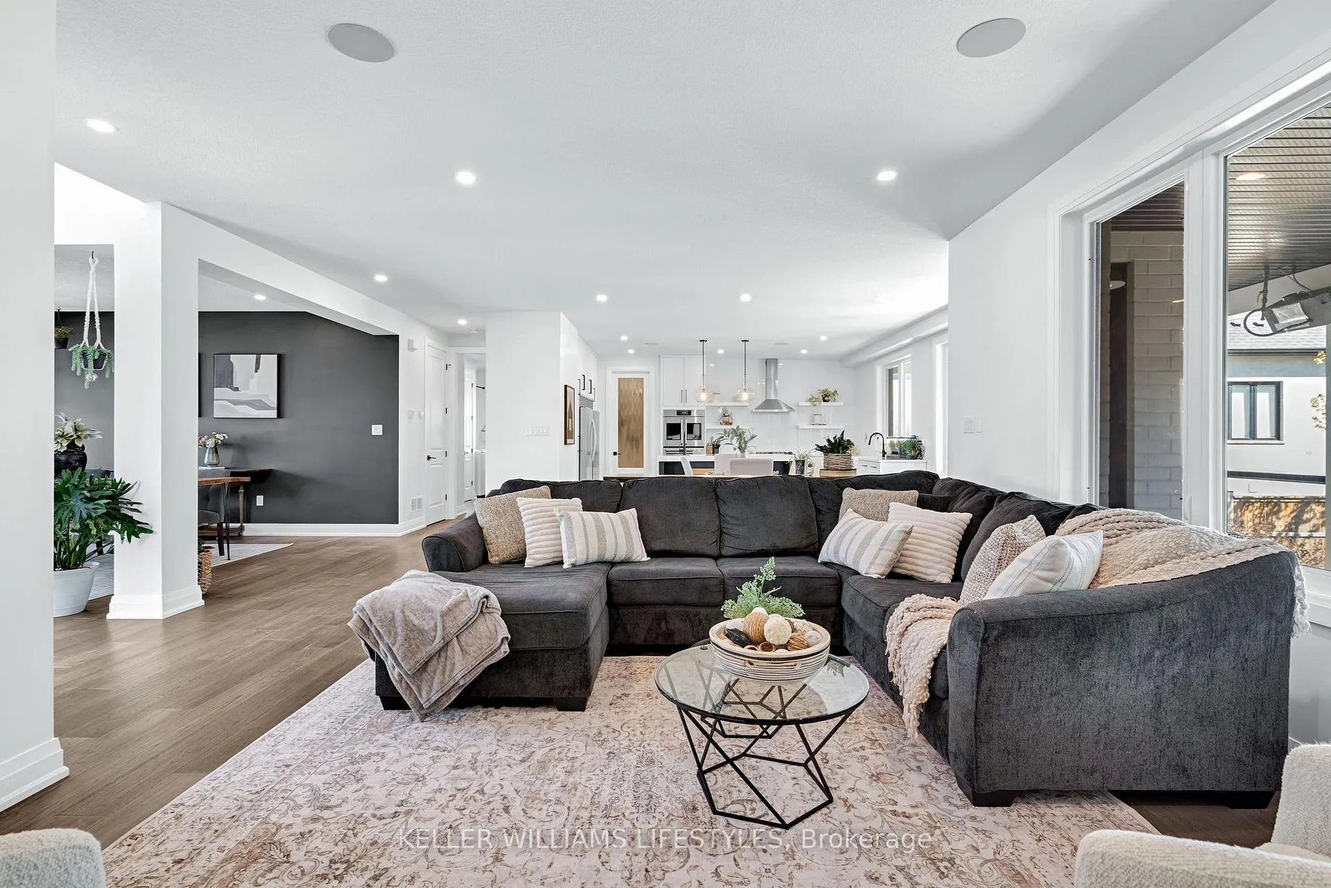 Photo 16 of 1724 Upper West Avenue, London, South B — HOMEH