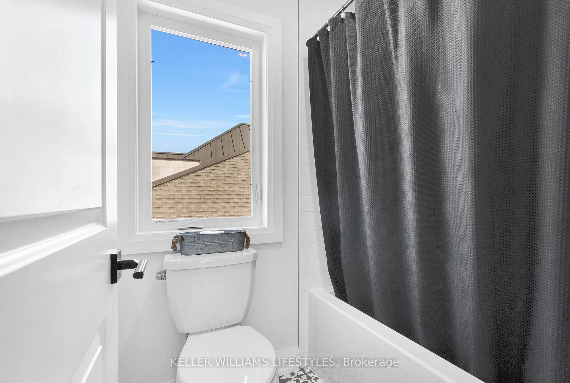Photo 37 of 1724 Upper West Avenue, London, South B — HOMEH