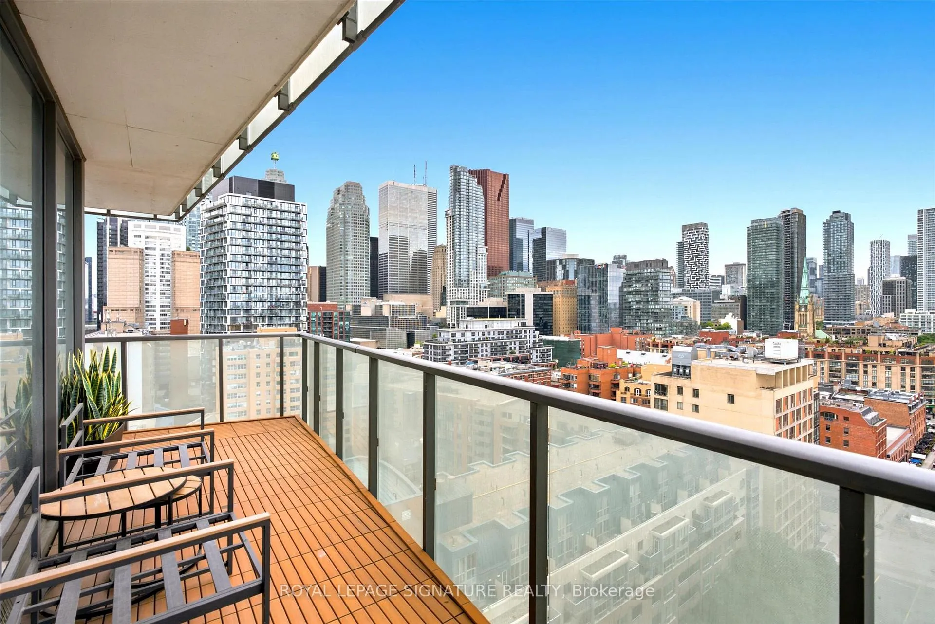 Photo 13 of Unit 1504, 1 Market Street, Toronto, Waterfront Communities — HOMEH