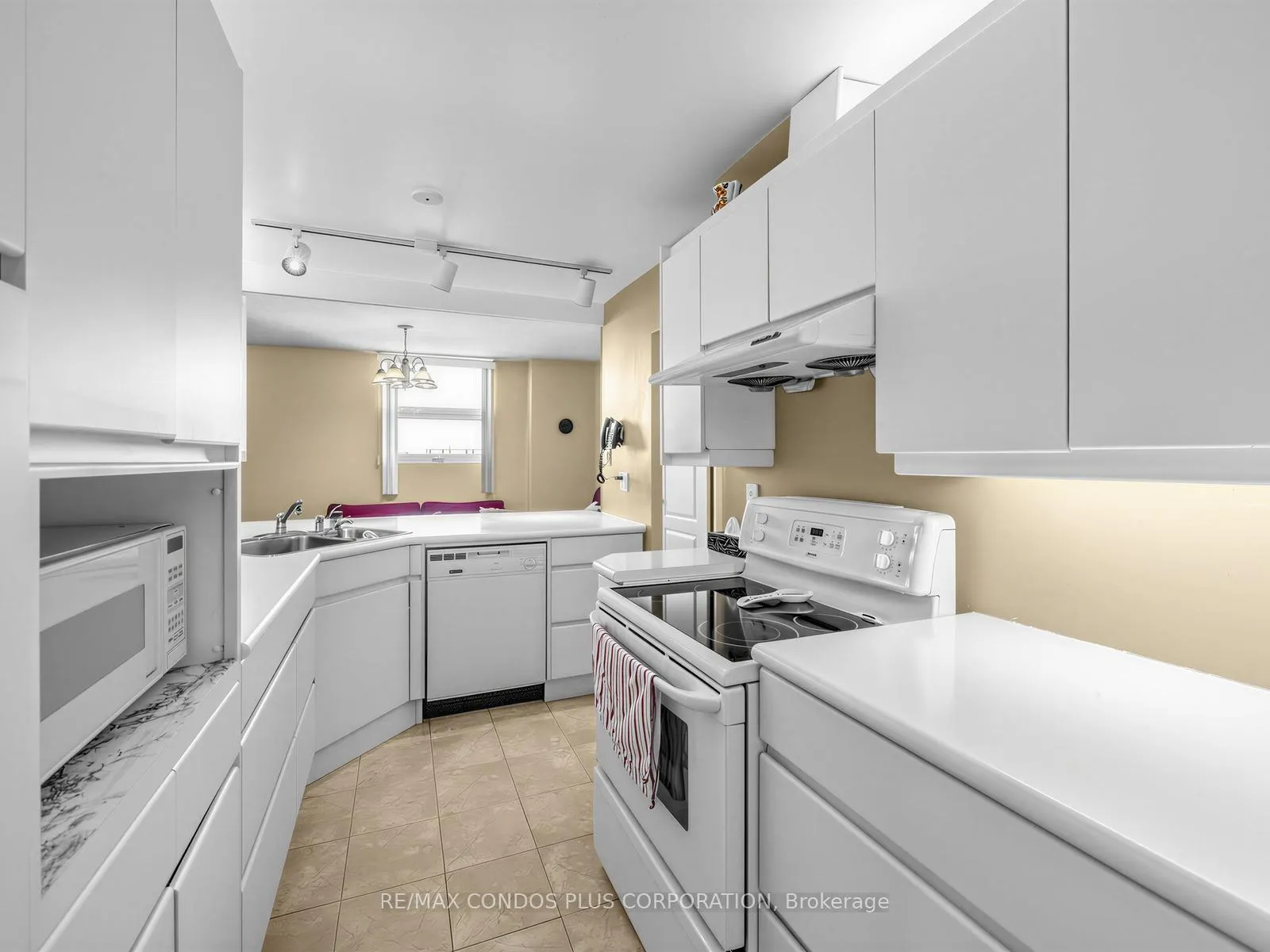 Photo 8 of Unit 1903, 299 Mill Road, Etobicoke, Markland Wood — HOMEH