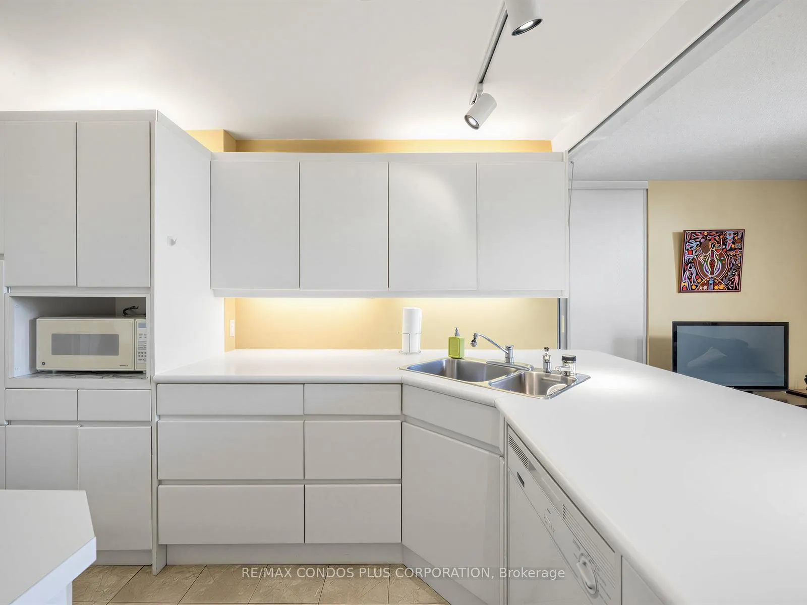 Photo 11 of Unit 1903, 299 Mill Road, Etobicoke, Markland Wood — HOMEH
