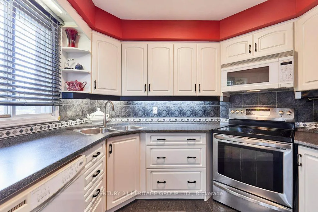 Photo 11 of 16 Concession Street E, Clarington, Bowmanville — HOMEH