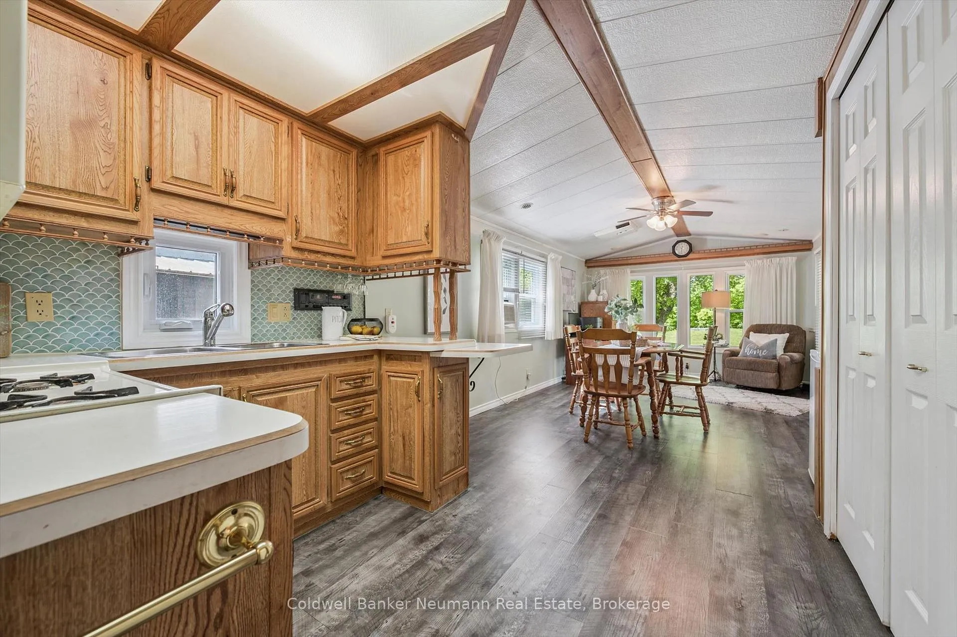 Photo 11 of 407 Teak Trail, Centre Wellington, Rural Centre Wellington East — HOMEH