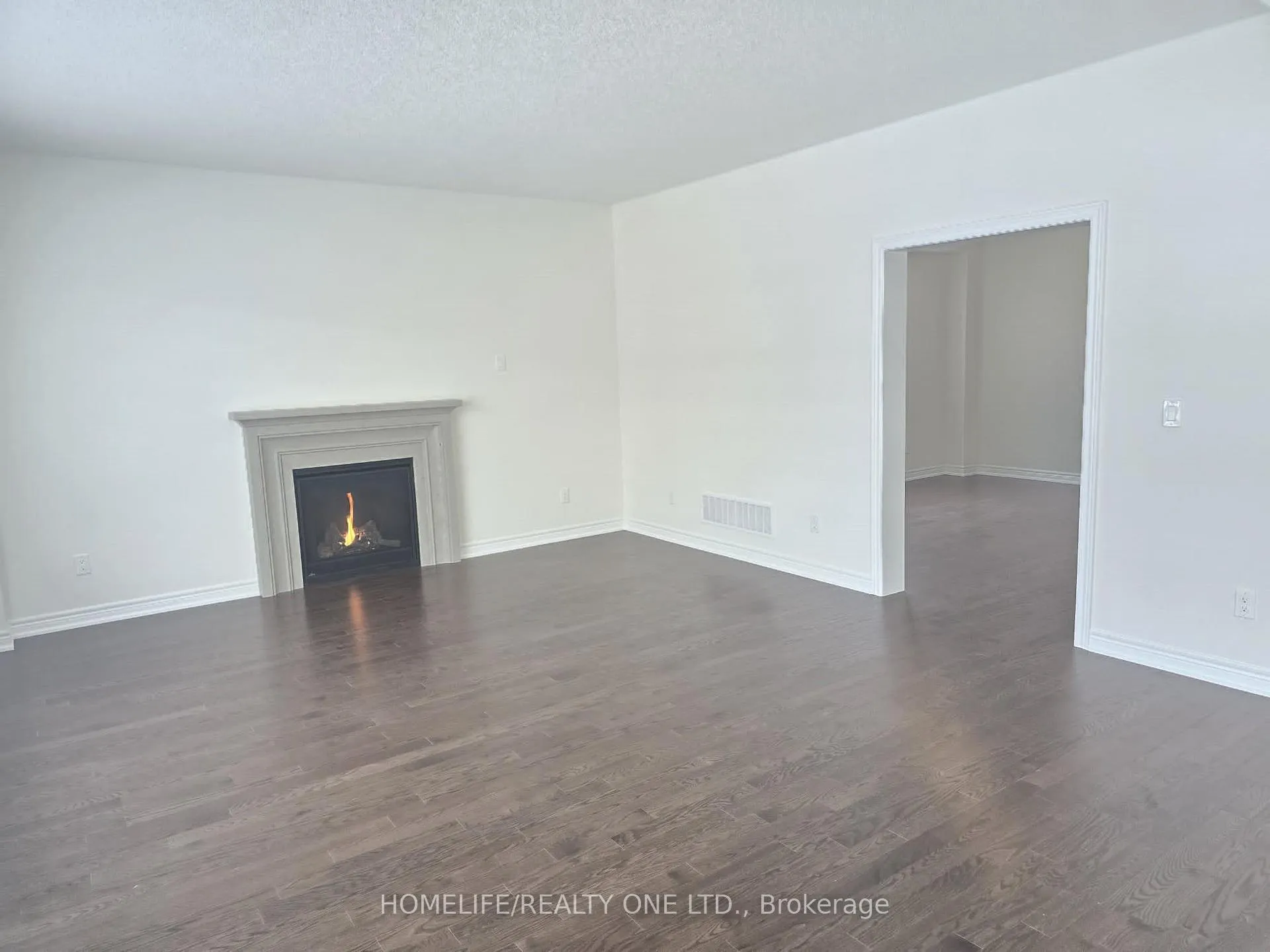 Photo 14 of 1493 Davis Loop S, Innisfil, Lefroy — HOMEH