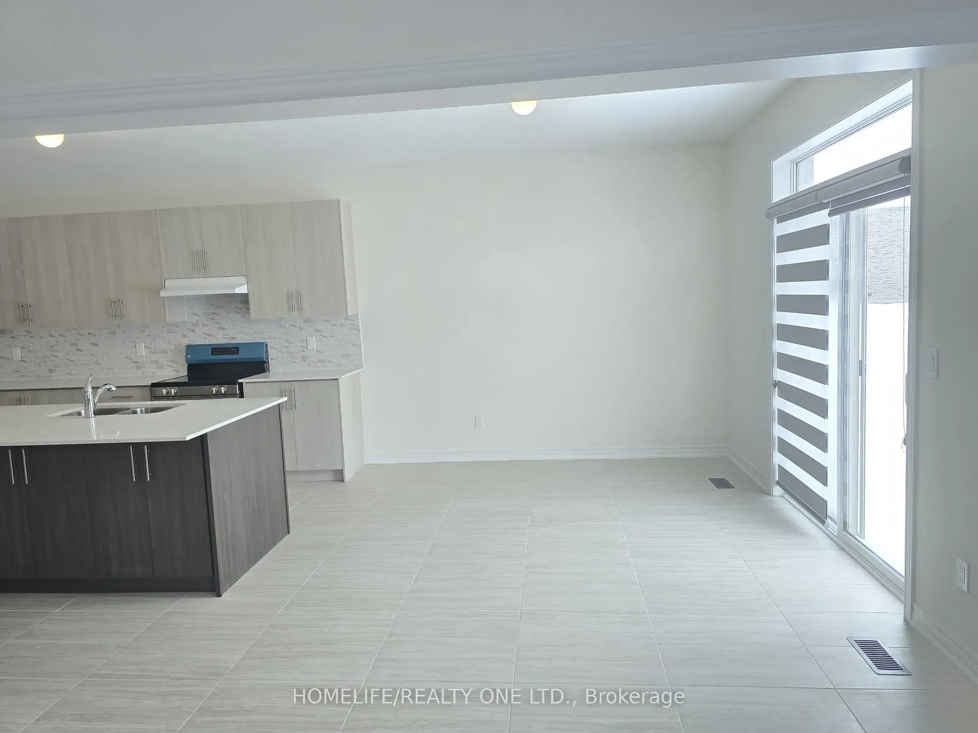 Photo 16 of 1493 Davis Loop S, Innisfil, Lefroy — HOMEH