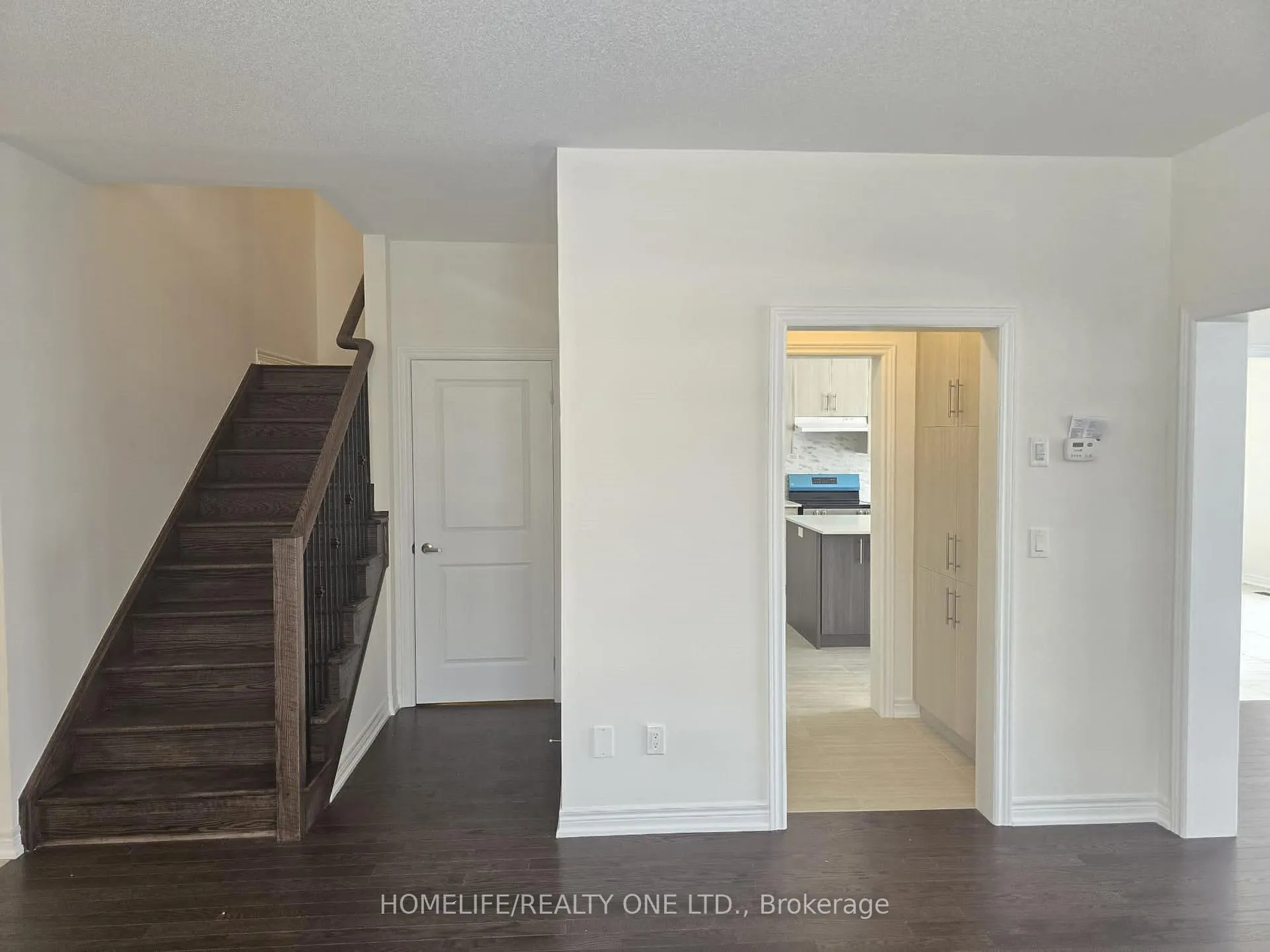 Photo 26 of 1493 Davis Loop S, Innisfil, Lefroy — HOMEH
