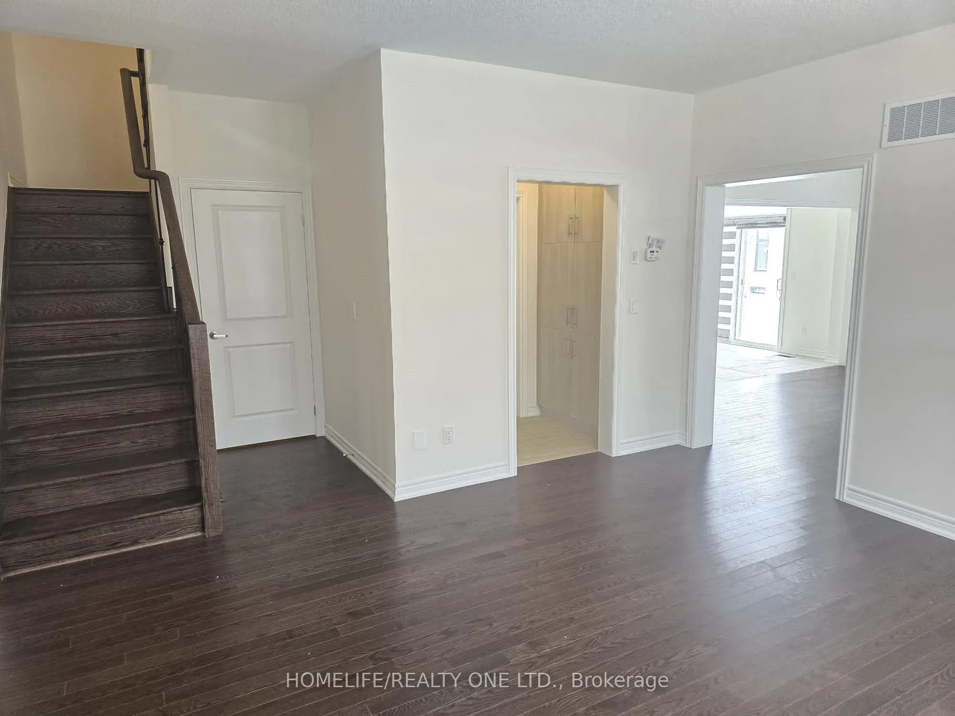 Photo 27 of 1493 Davis Loop S, Innisfil, Lefroy — HOMEH