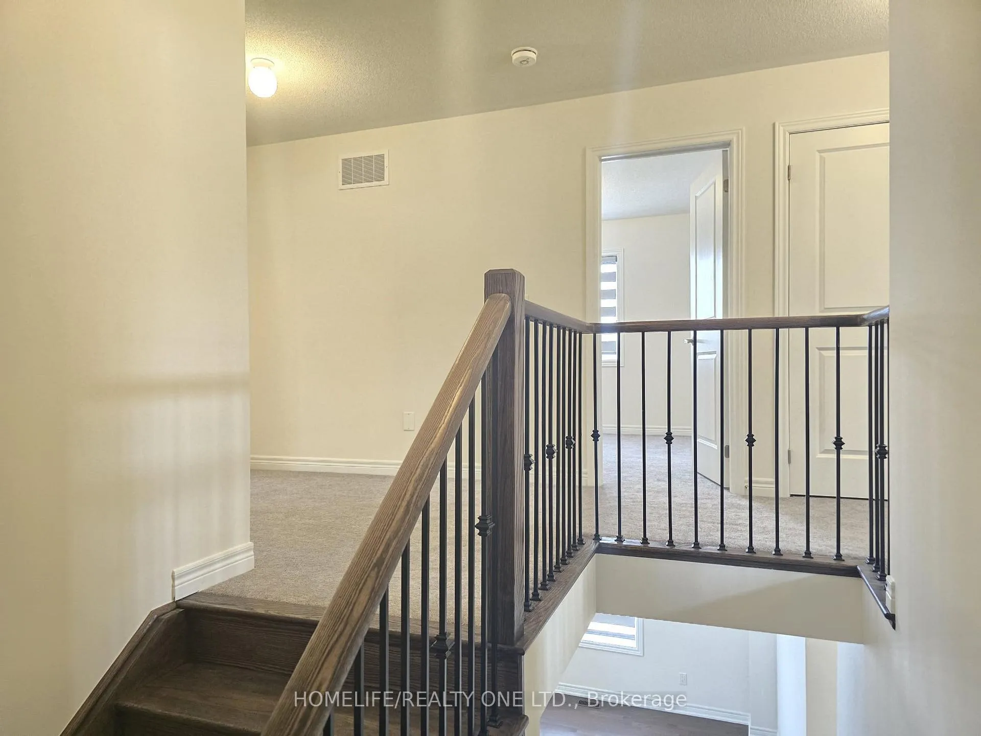 Photo 29 of 1493 Davis Loop S, Innisfil, Lefroy — HOMEH