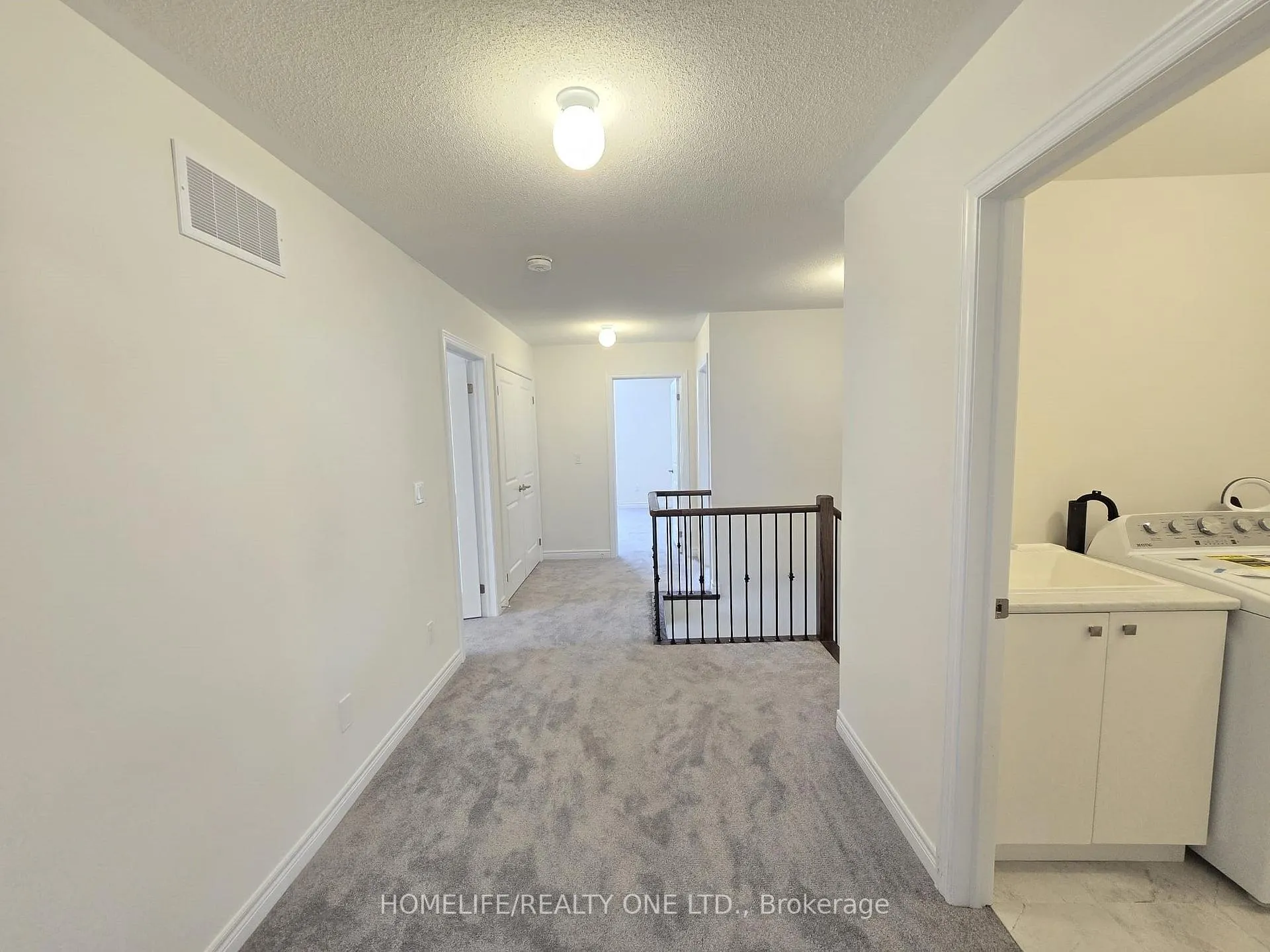 Photo 33 of 1493 Davis Loop S, Innisfil, Lefroy — HOMEH
