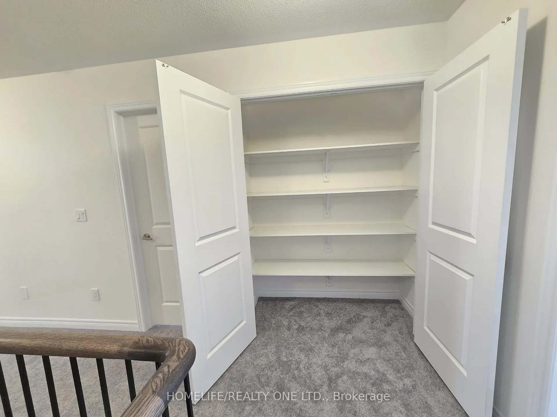 Photo 35 of 1493 Davis Loop S, Innisfil, Lefroy — HOMEH
