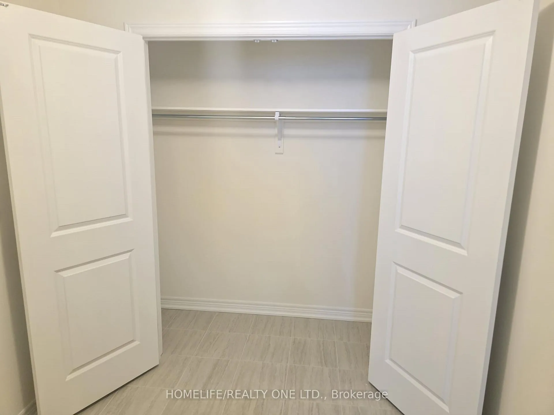 Photo 37 of 1493 Davis Loop S, Innisfil, Lefroy — HOMEH