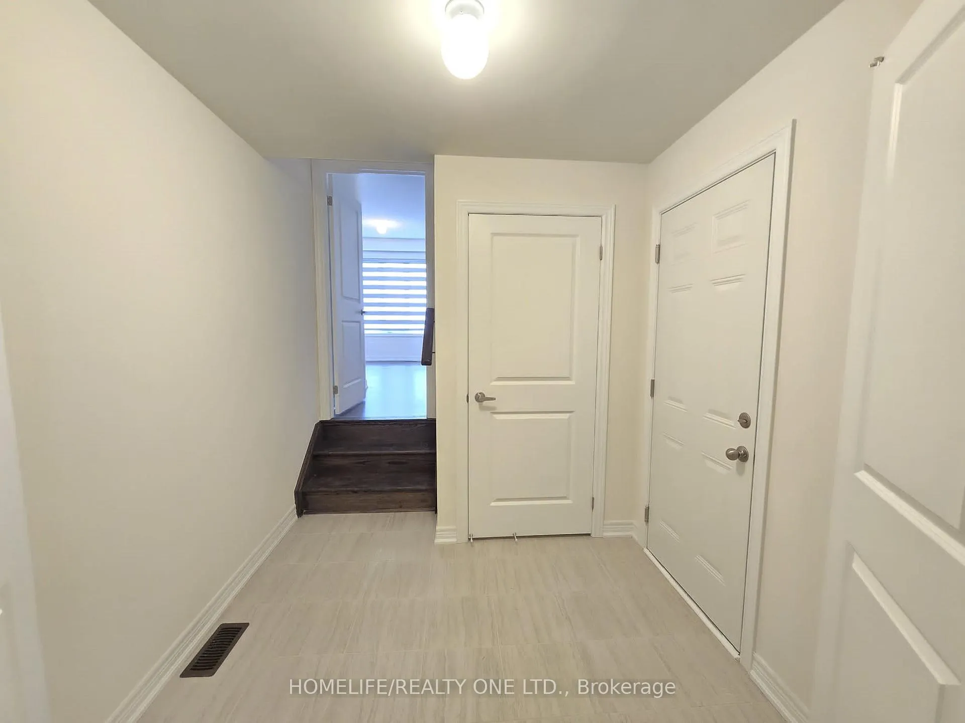 Photo 38 of 1493 Davis Loop S, Innisfil, Lefroy — HOMEH