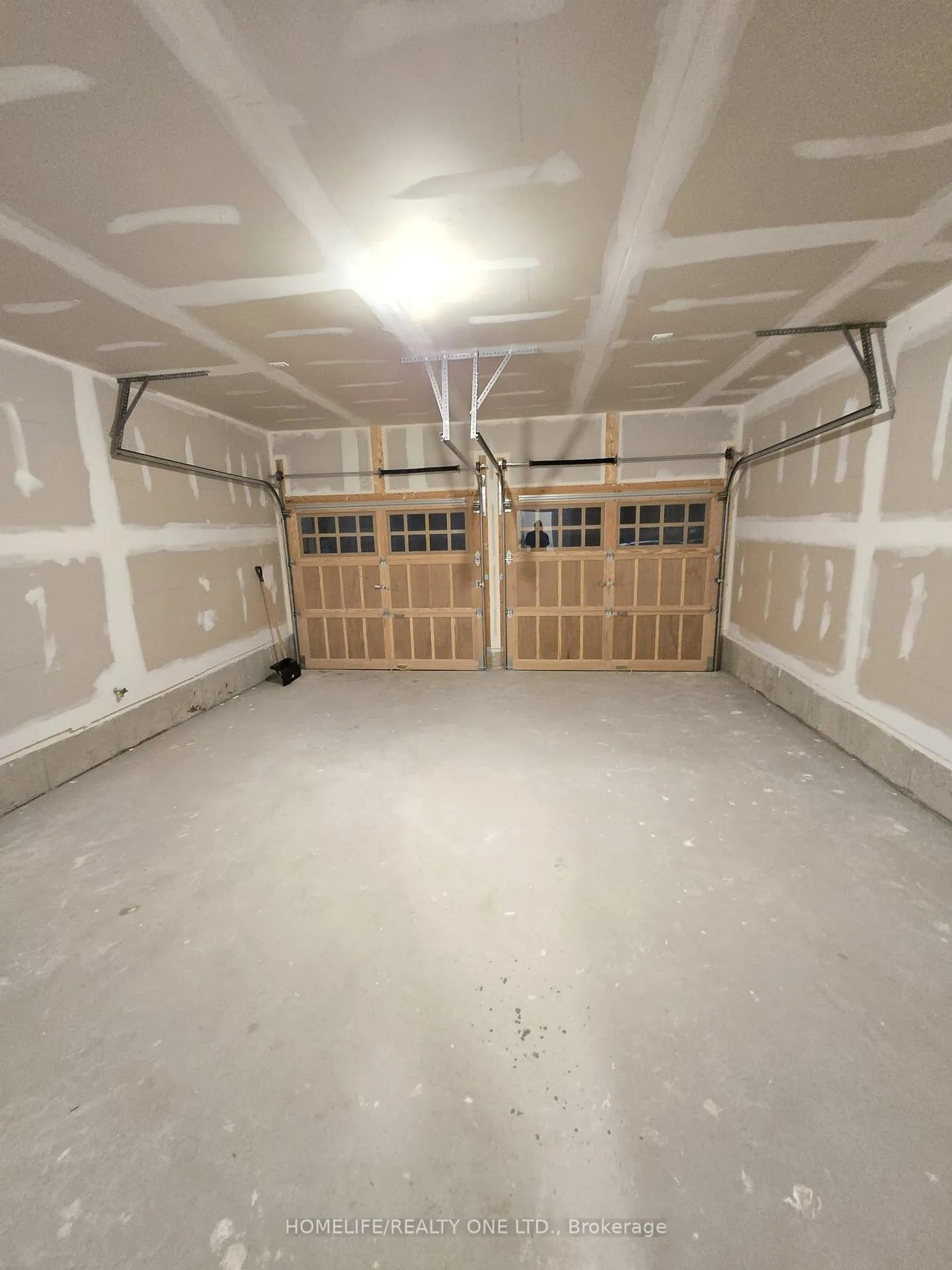 Photo 40 of 1493 Davis Loop S, Innisfil, Lefroy — HOMEH