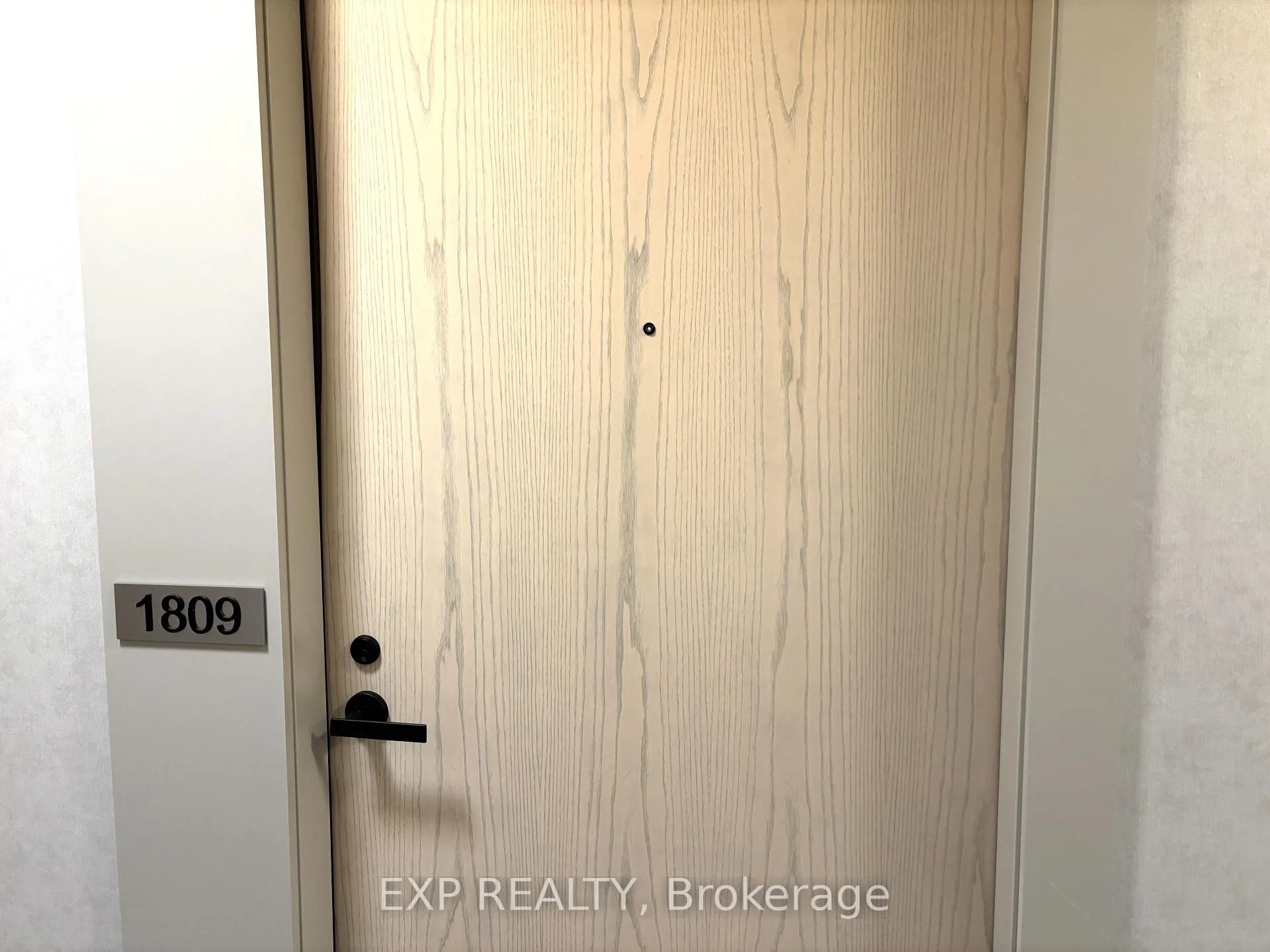 Photo 2 of Unit 1809, 28 Interchange Way, Vaughan, Vaughan Corporate Centre — HOMEH