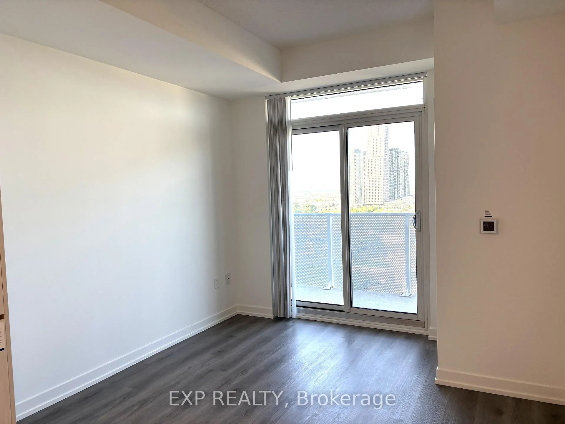 Photo 9 of Unit 1809, 28 Interchange Way, Vaughan, Vaughan Corporate Centre — HOMEH