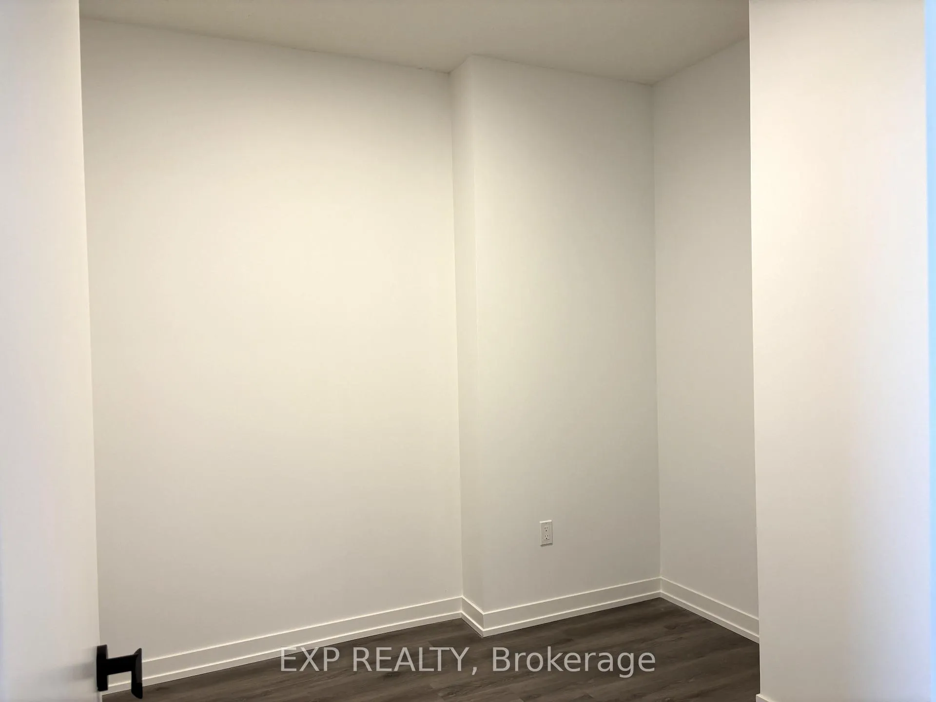 Photo 14 of Unit 1809, 28 Interchange Way, Vaughan, Vaughan Corporate Centre — HOMEH