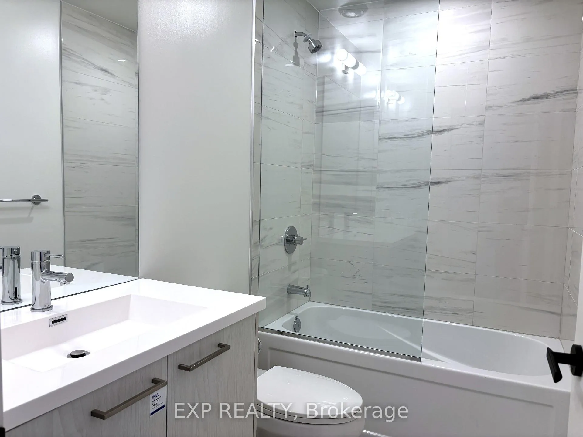 Photo 16 of Unit 1809, 28 Interchange Way, Vaughan, Vaughan Corporate Centre — HOMEH