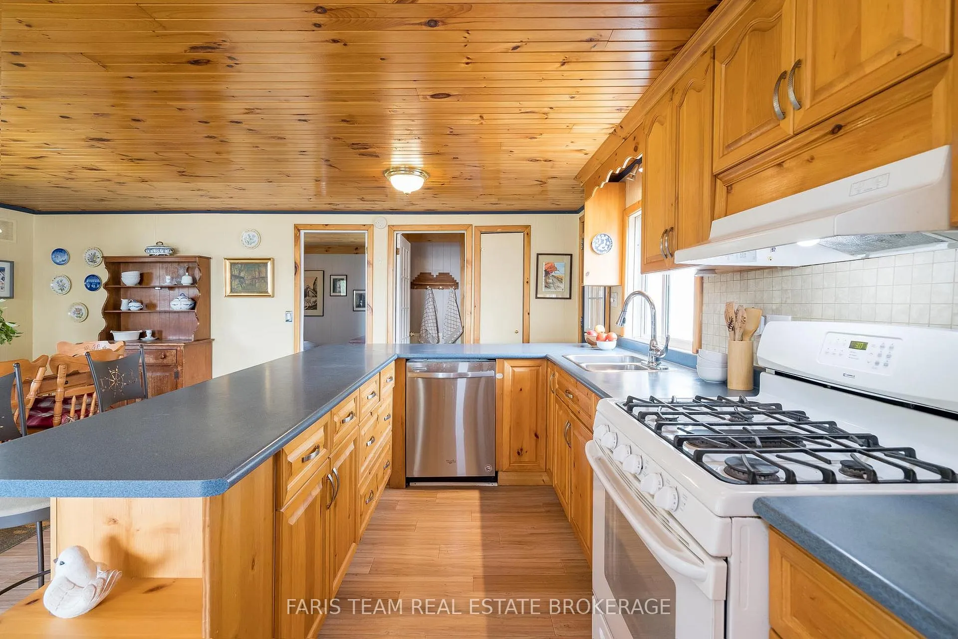 Photo 7 of 5632 Penetanguishene Road, Springwater, Elmvale — HOMEH