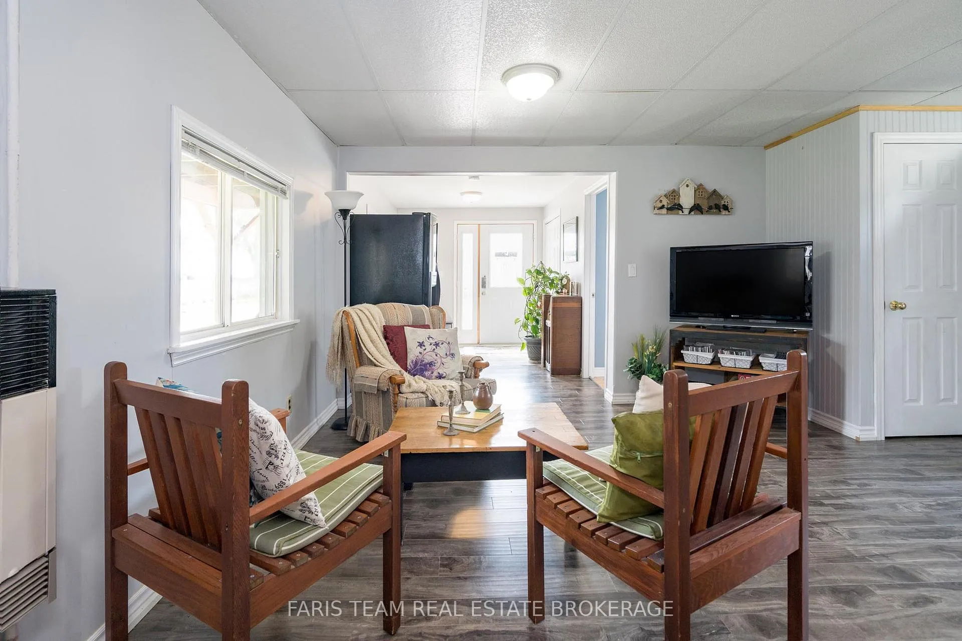 Photo 13 of 5632 Penetanguishene Road, Springwater, Elmvale — HOMEH