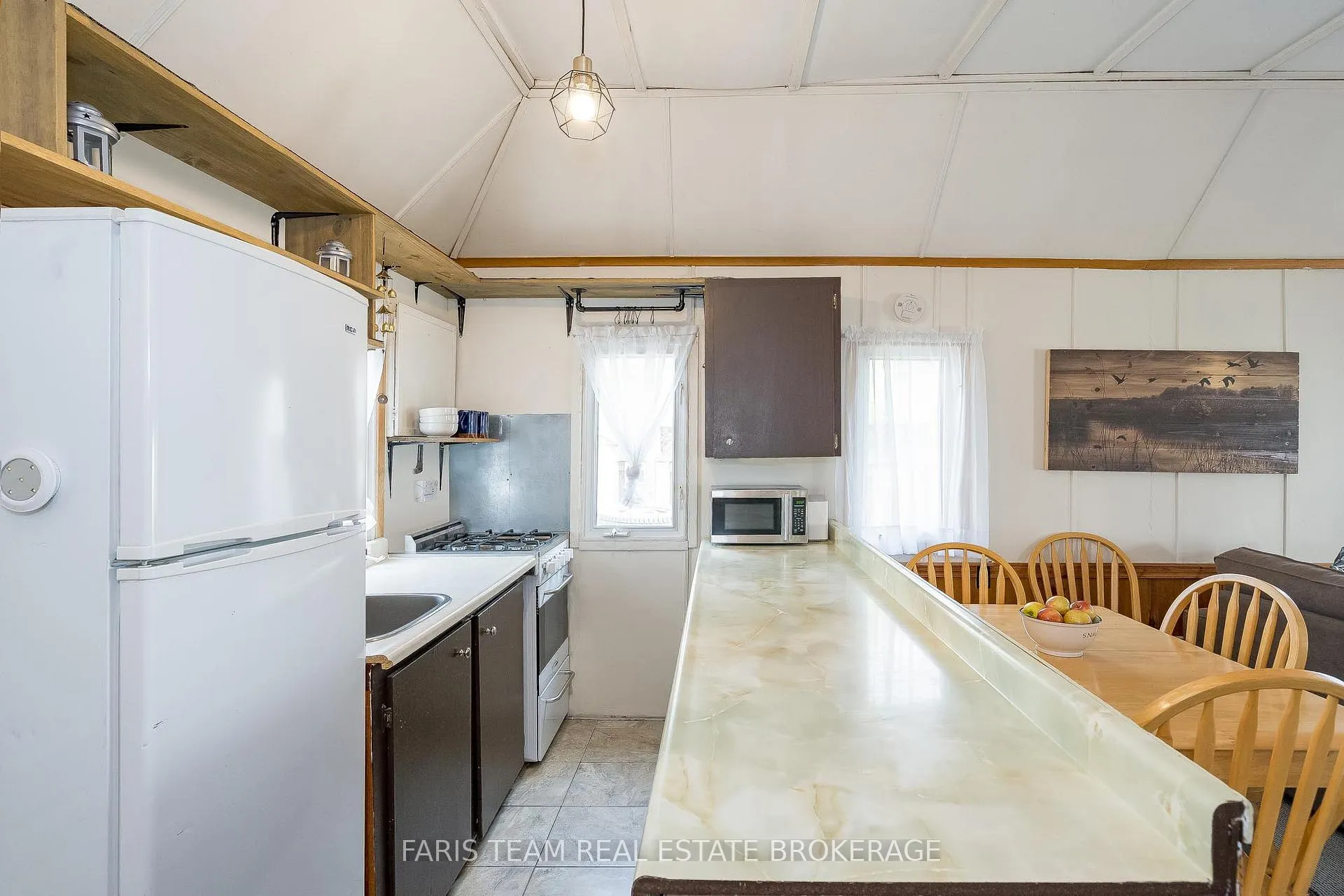 Photo 25 of 5632 Penetanguishene Road, Springwater, Elmvale — HOMEH
