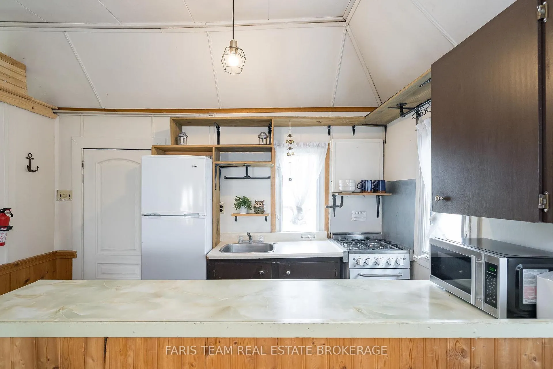 Photo 26 of 5632 Penetanguishene Road, Springwater, Elmvale — HOMEH
