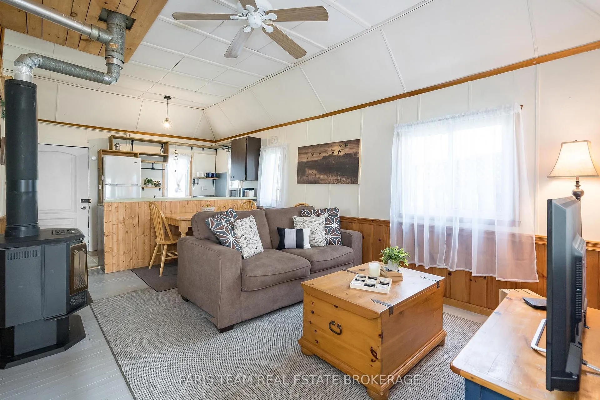 Photo 28 of 5632 Penetanguishene Road, Springwater, Elmvale — HOMEH