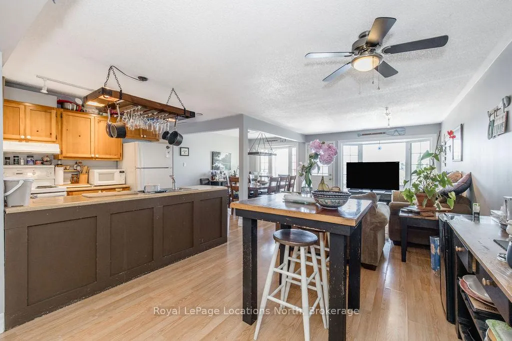 Photo 14 of 2222 Shore Lane, Wasaga Beach — HOMEH