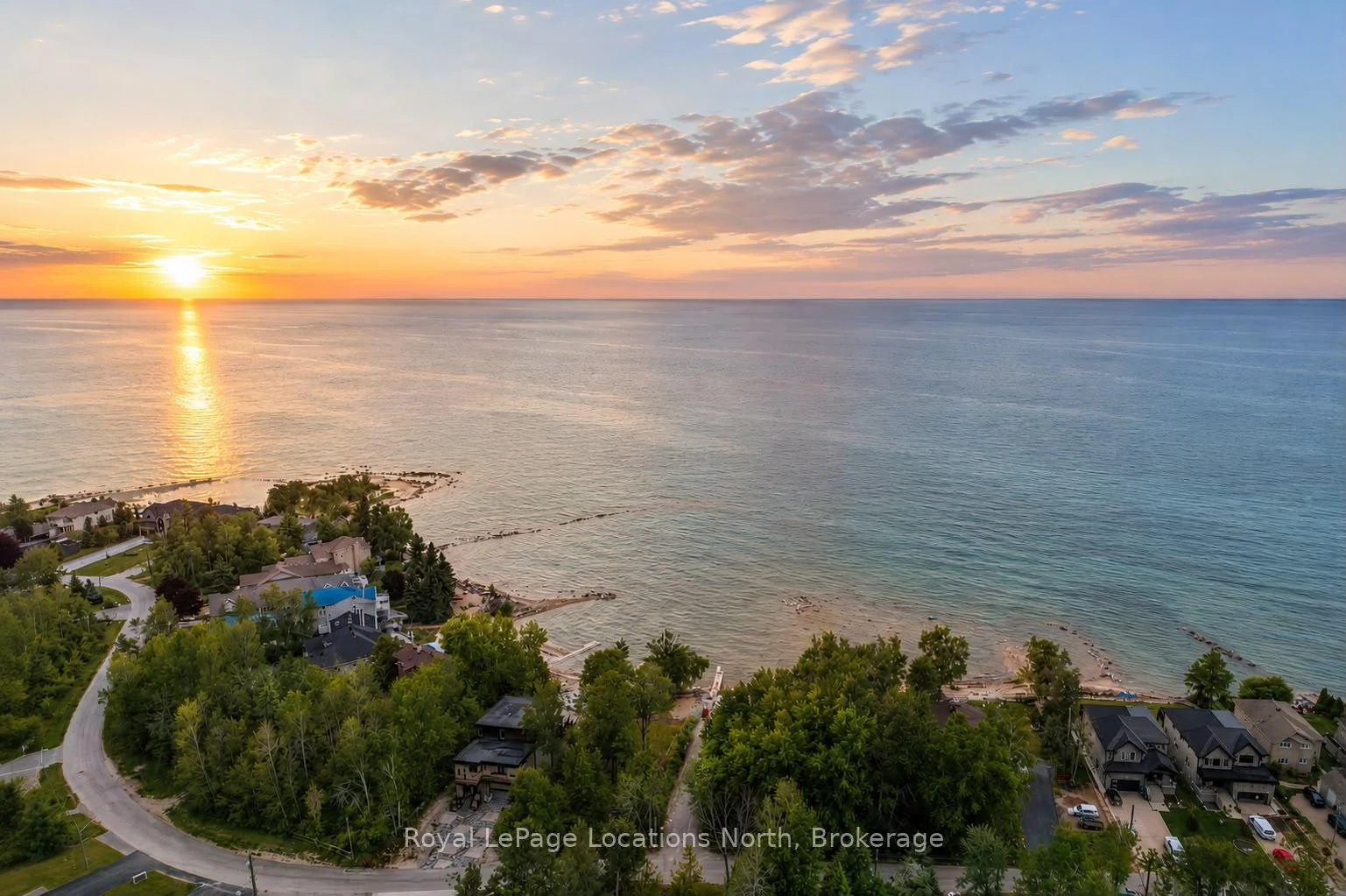 Photo 5 of 2222 Shore Lane, Wasaga Beach — HOMEH