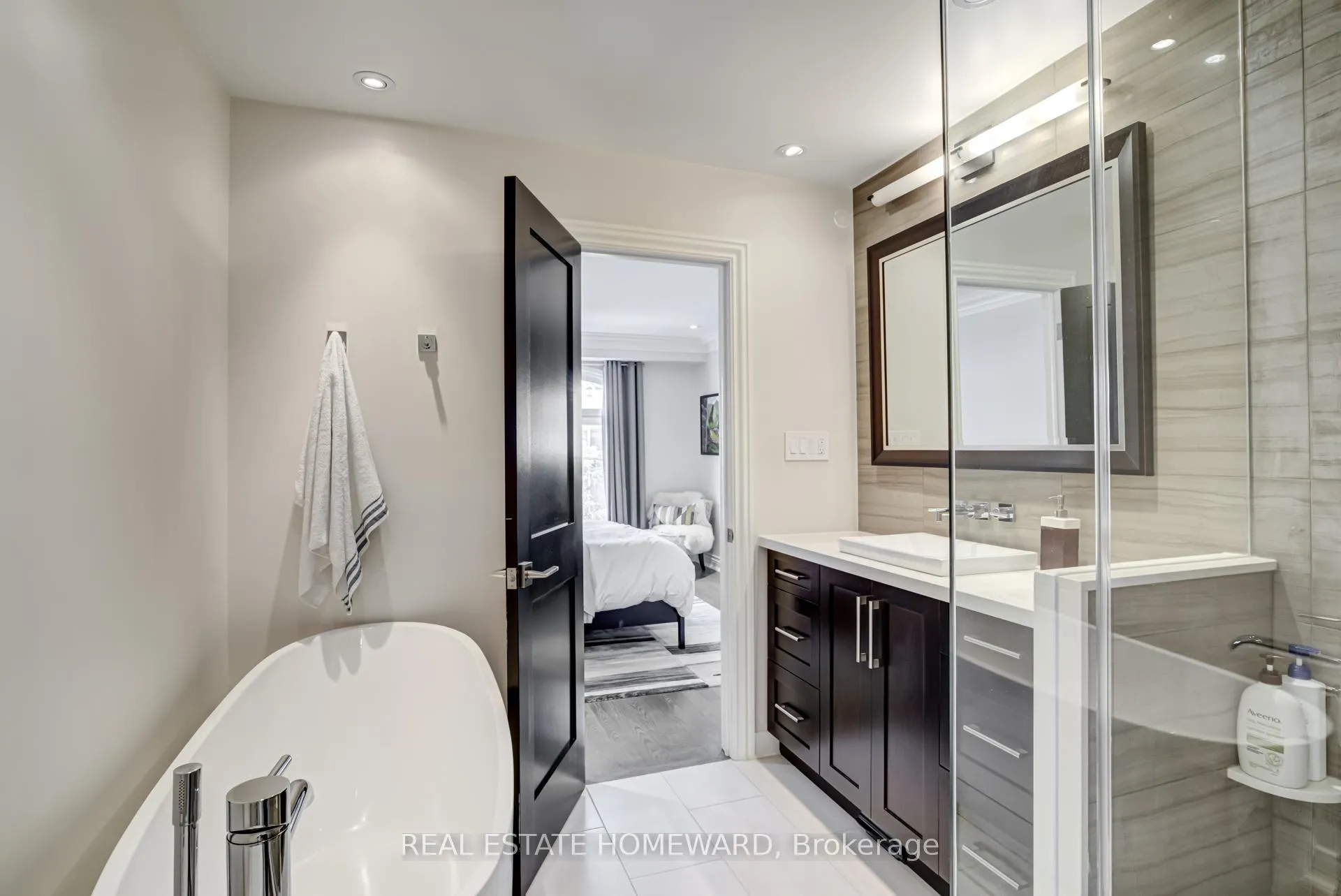 Photo 15 of 15C Alcorn Avenue, Toronto, Yonge-St. Clair — HOMEH