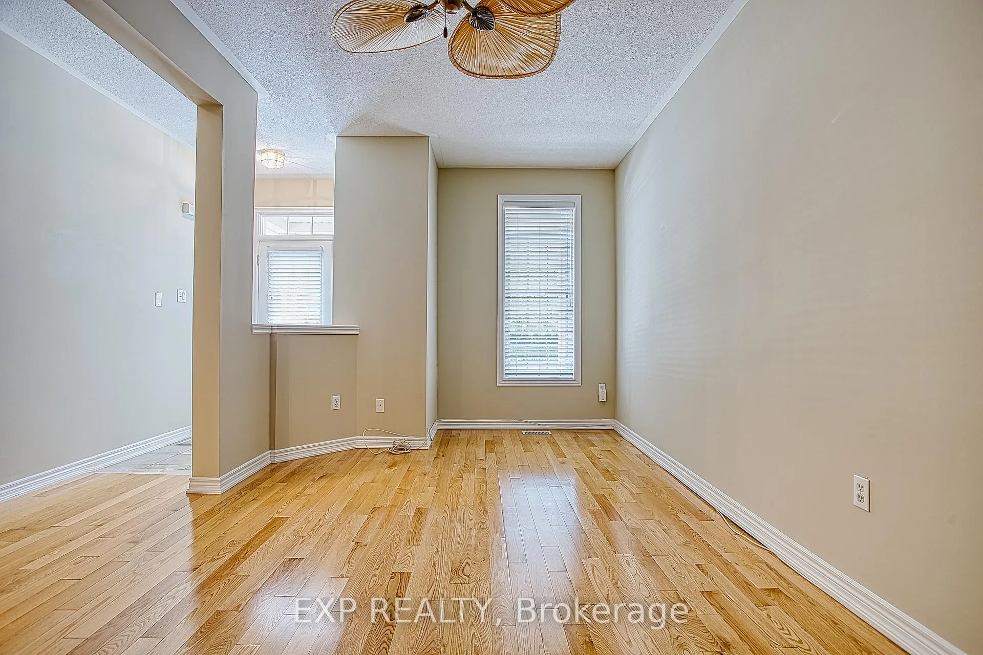 Photo 5 of 25 Hartland Road, Hamilton, Winona Park — HOMEH