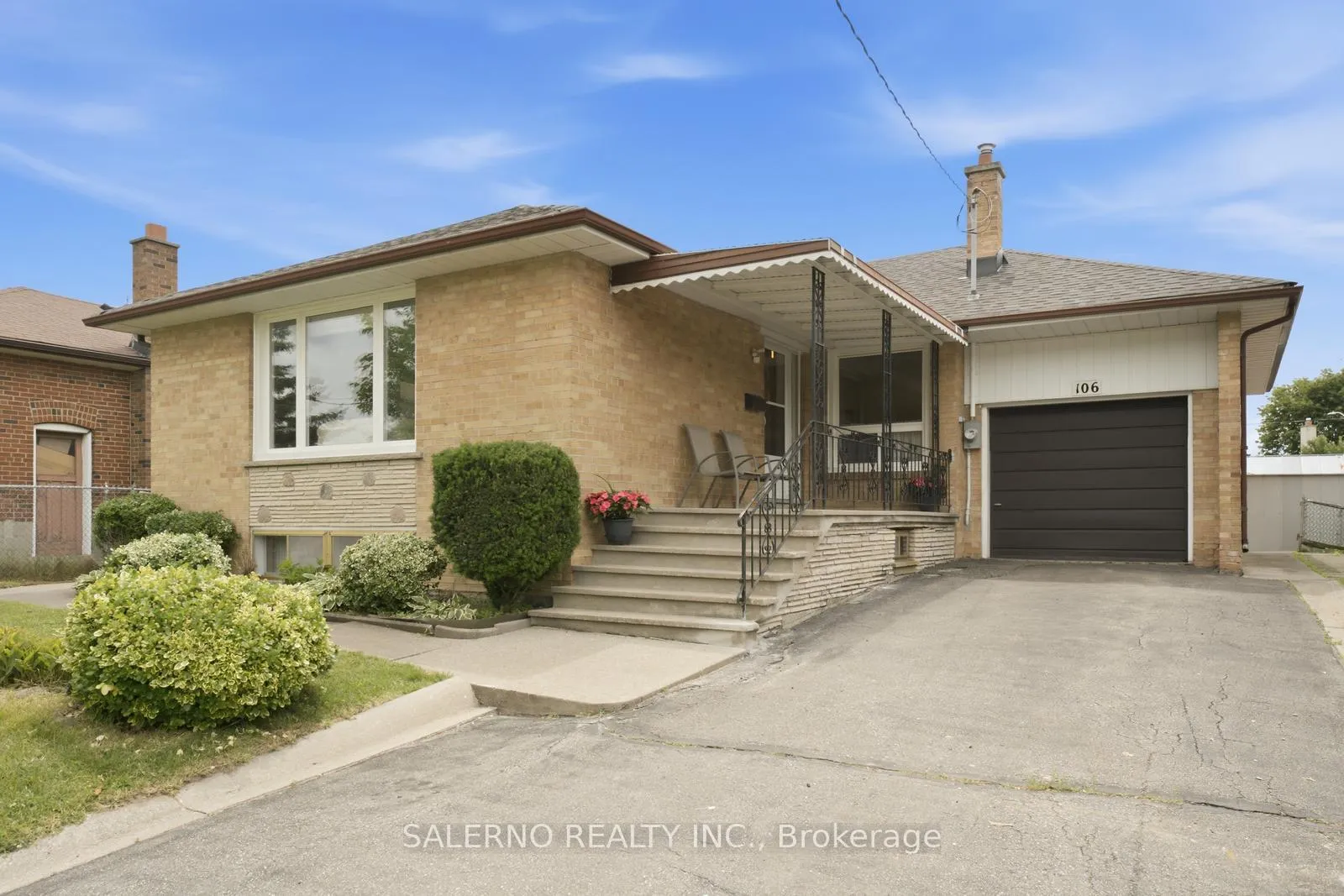 Photo 4 of 106 Whitburn Crescent, North York, Downsview-Roding-CFB — HOMEH
