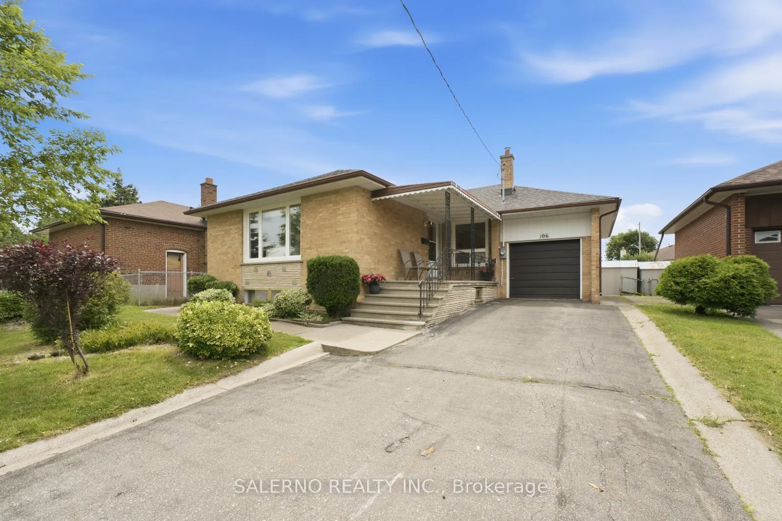 Photo 5 of 106 Whitburn Crescent, North York, Downsview-Roding-CFB — HOMEH