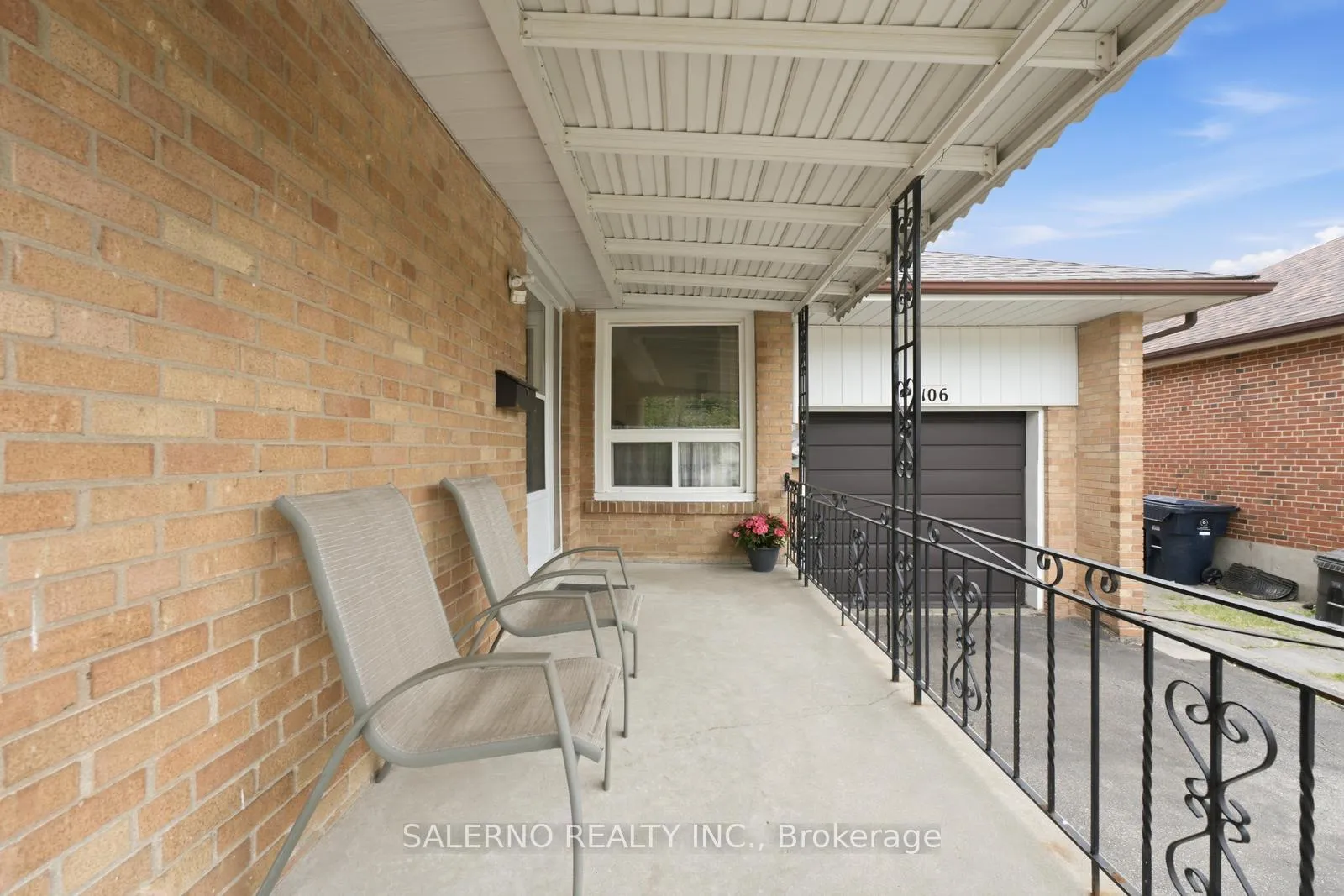 Photo 6 of 106 Whitburn Crescent, North York, Downsview-Roding-CFB — HOMEH