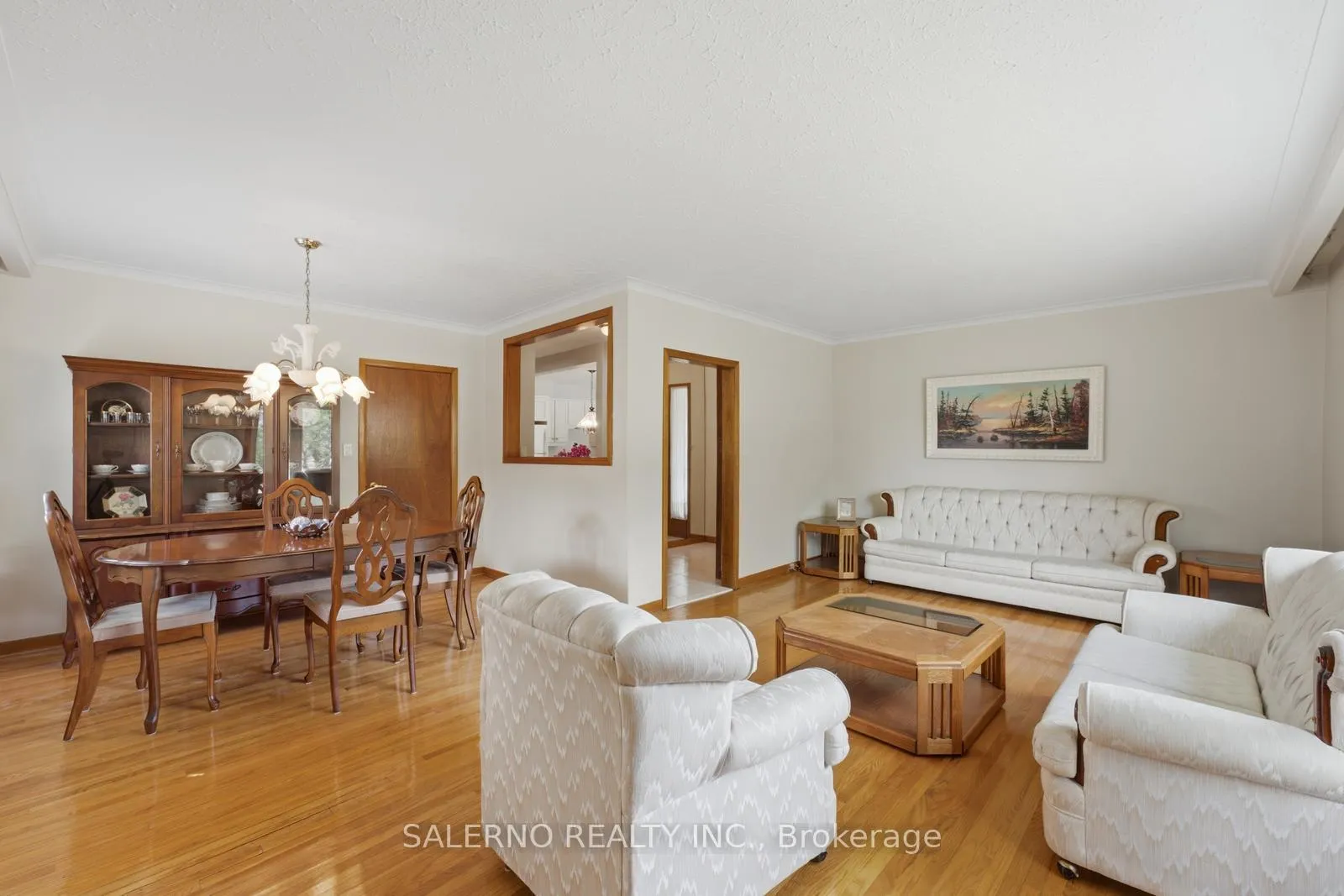 Photo 12 of 106 Whitburn Crescent, North York, Downsview-Roding-CFB — HOMEH