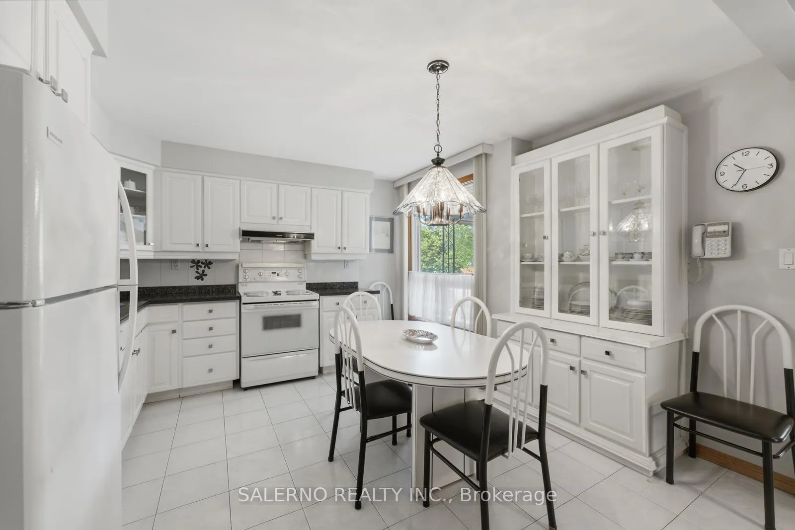 Photo 16 of 106 Whitburn Crescent, North York, Downsview-Roding-CFB — HOMEH