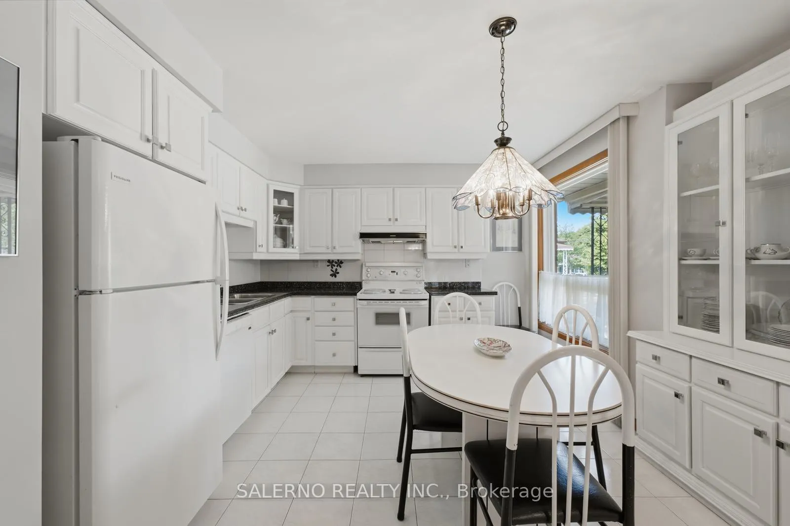 Photo 19 of 106 Whitburn Crescent, North York, Downsview-Roding-CFB — HOMEH
