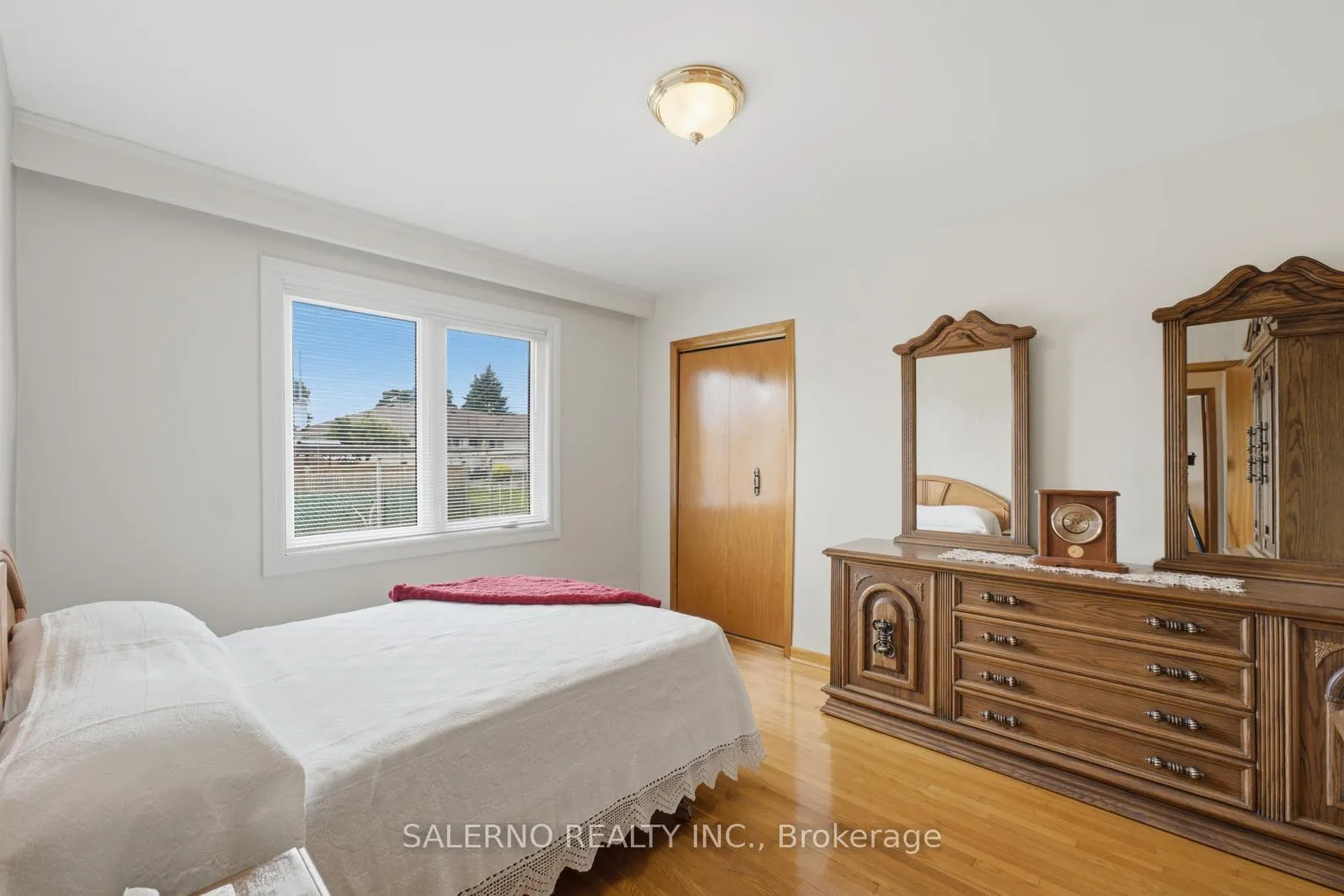 Photo 22 of 106 Whitburn Crescent, North York, Downsview-Roding-CFB — HOMEH