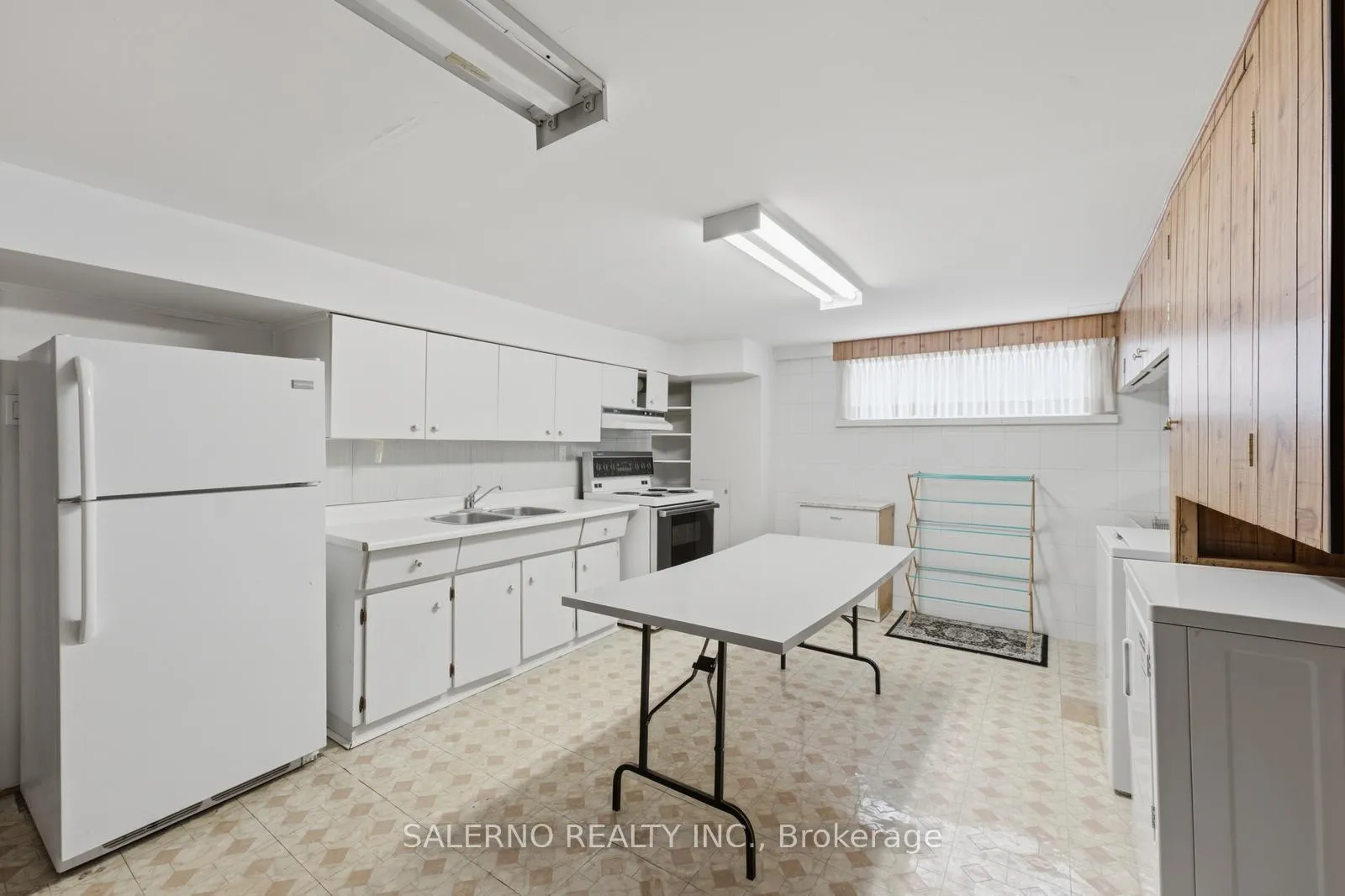 Photo 35 of 106 Whitburn Crescent, North York, Downsview-Roding-CFB — HOMEH