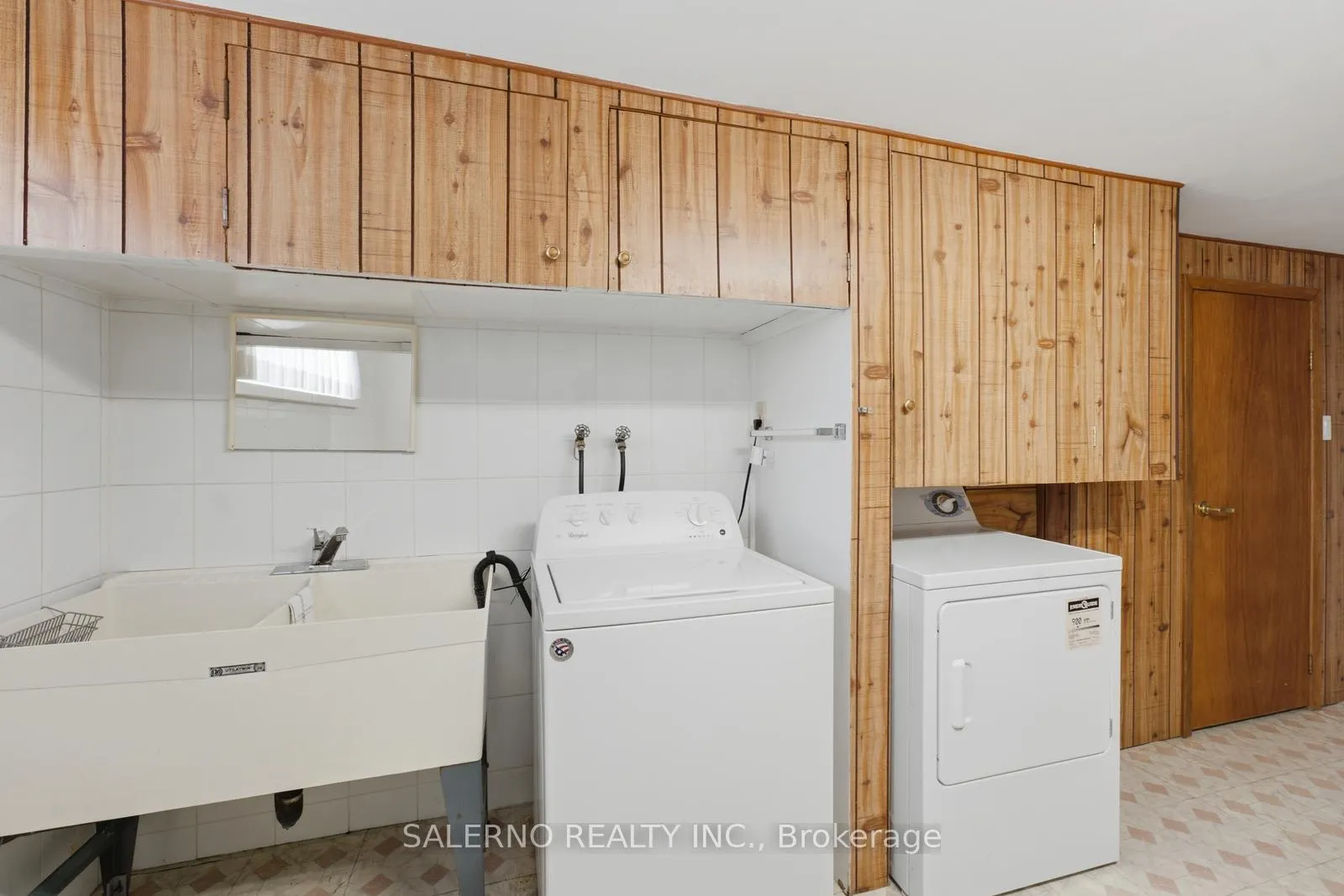Photo 36 of 106 Whitburn Crescent, North York, Downsview-Roding-CFB — HOMEH