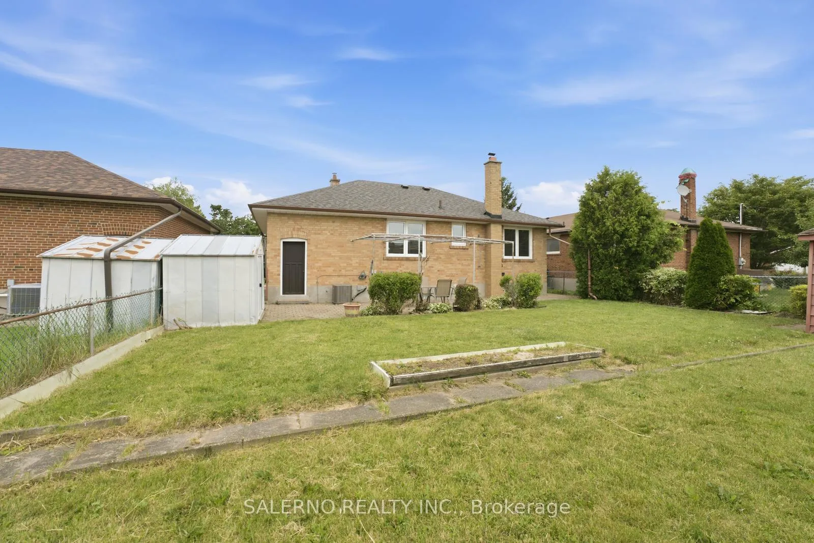 Photo 40 of 106 Whitburn Crescent, North York, Downsview-Roding-CFB — HOMEH