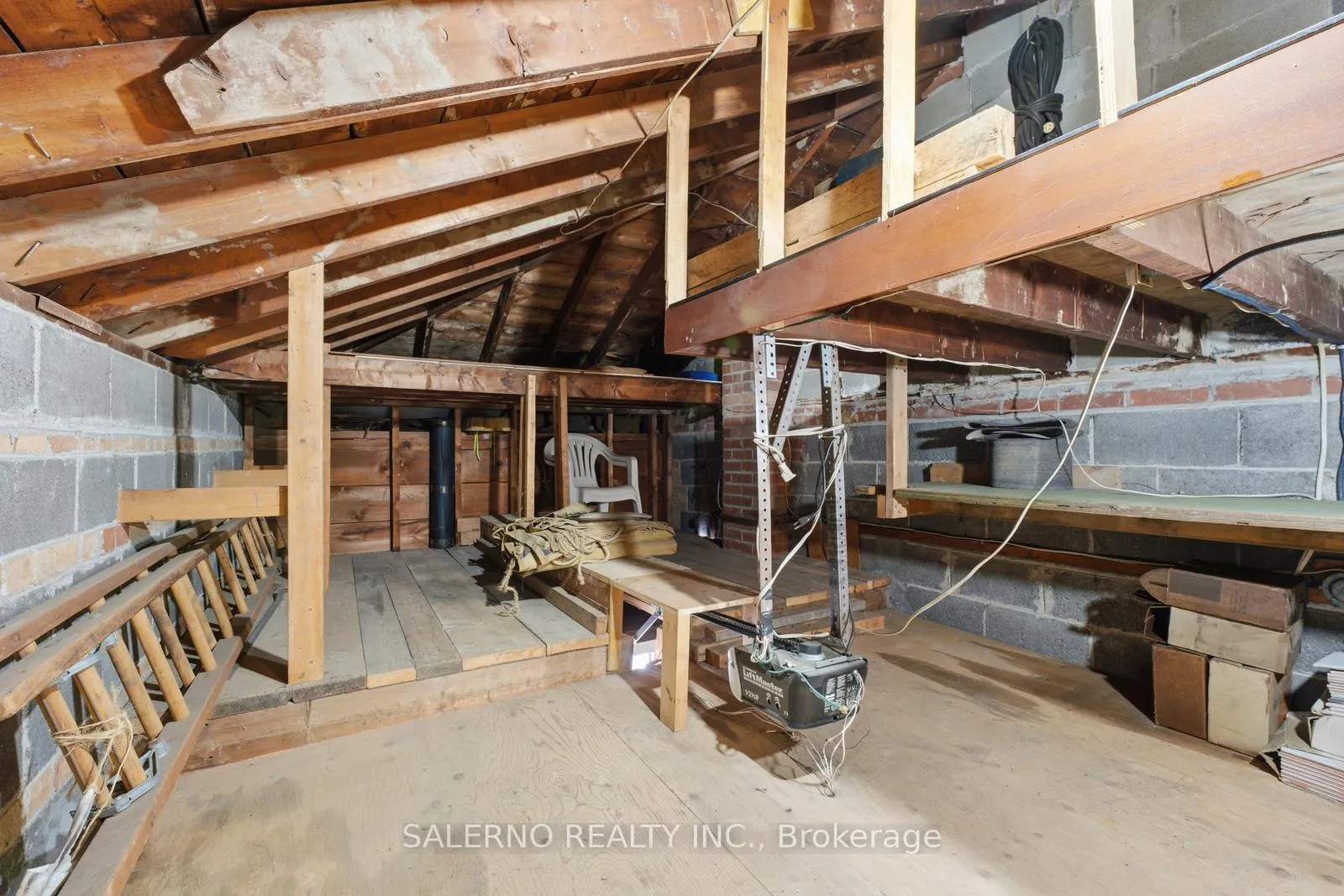 Photo 47 of 106 Whitburn Crescent, North York, Downsview-Roding-CFB — HOMEH