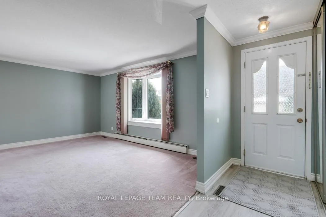 Photo 3 of 15 Overlake Drive, Ottawa, Borden Farm/Stewart Farm/Carleton Heights/Parkwood Hills — HOMEH